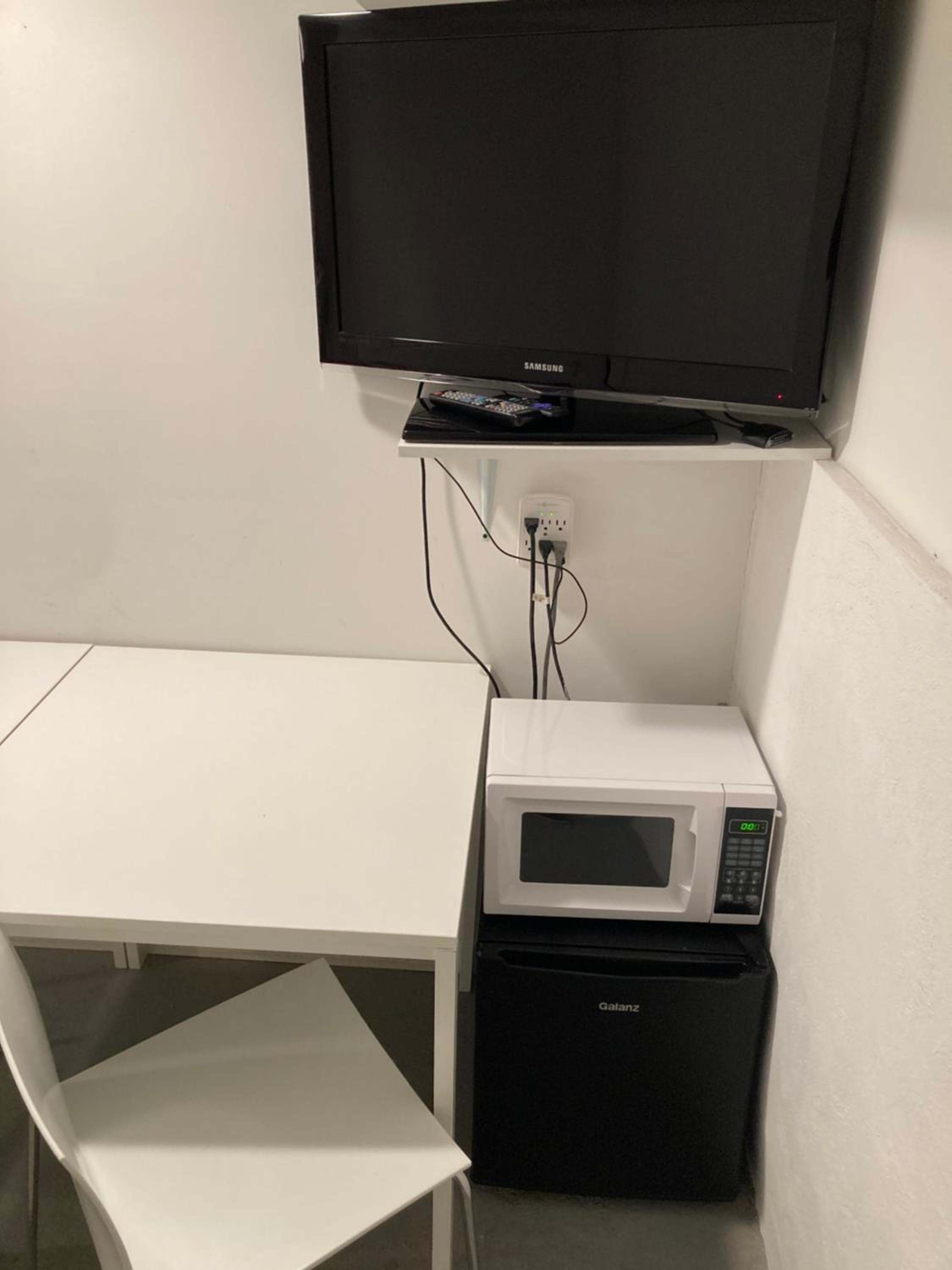 Modern GuestHouse Ironbound Newark with KITCHEN-FastTrainToNYC-OneStopToAirport
