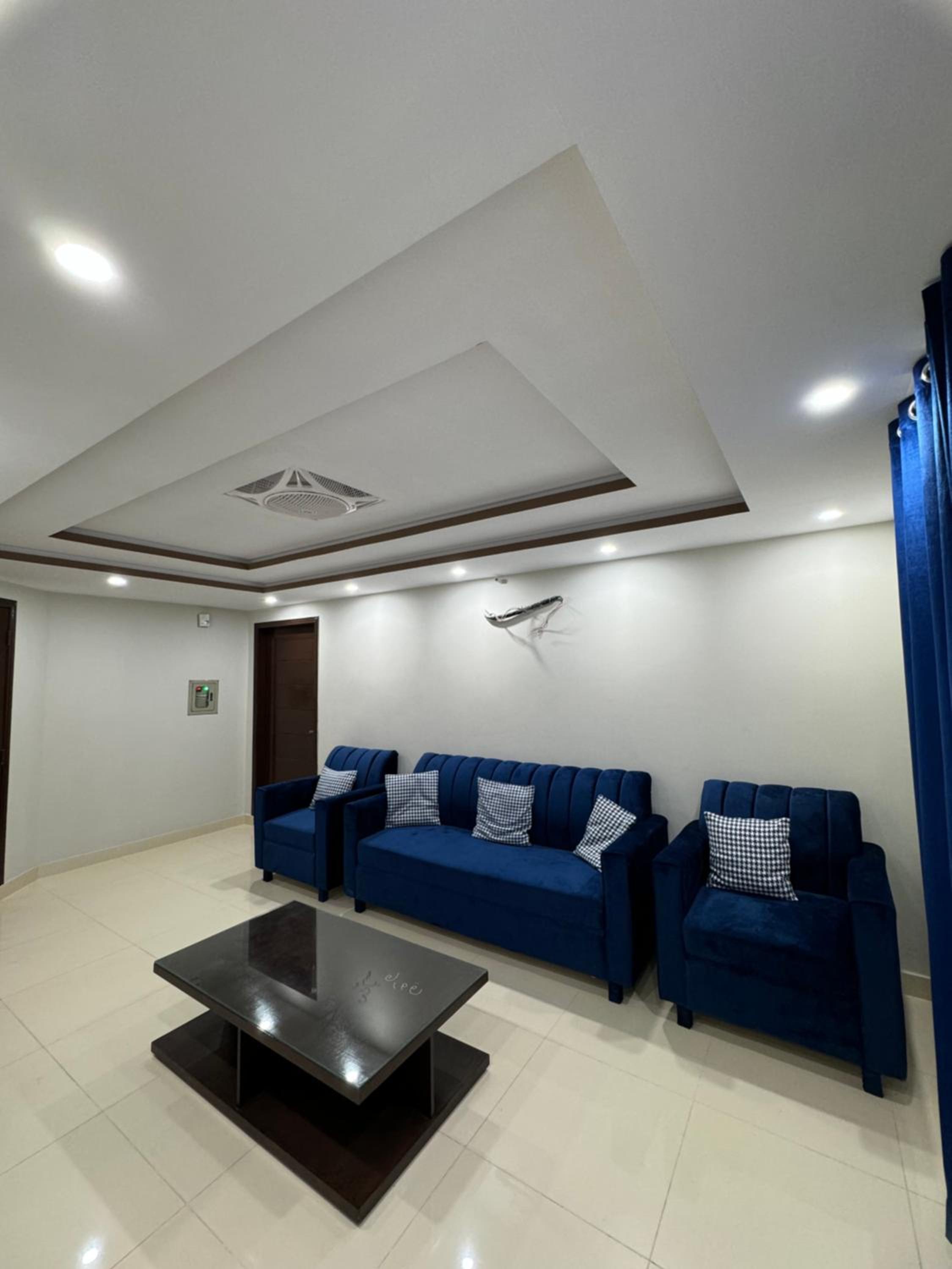 Comficlub Apartments view 3