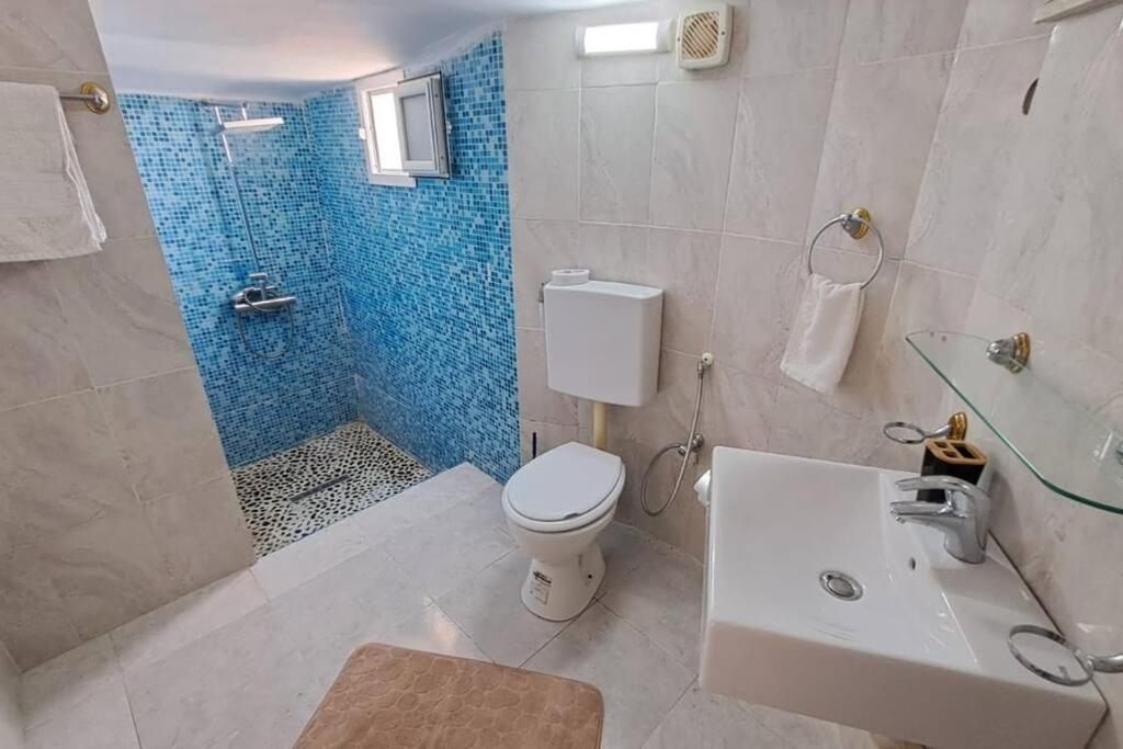 Résidence Mimosas avec piscine et vue de mer view 3