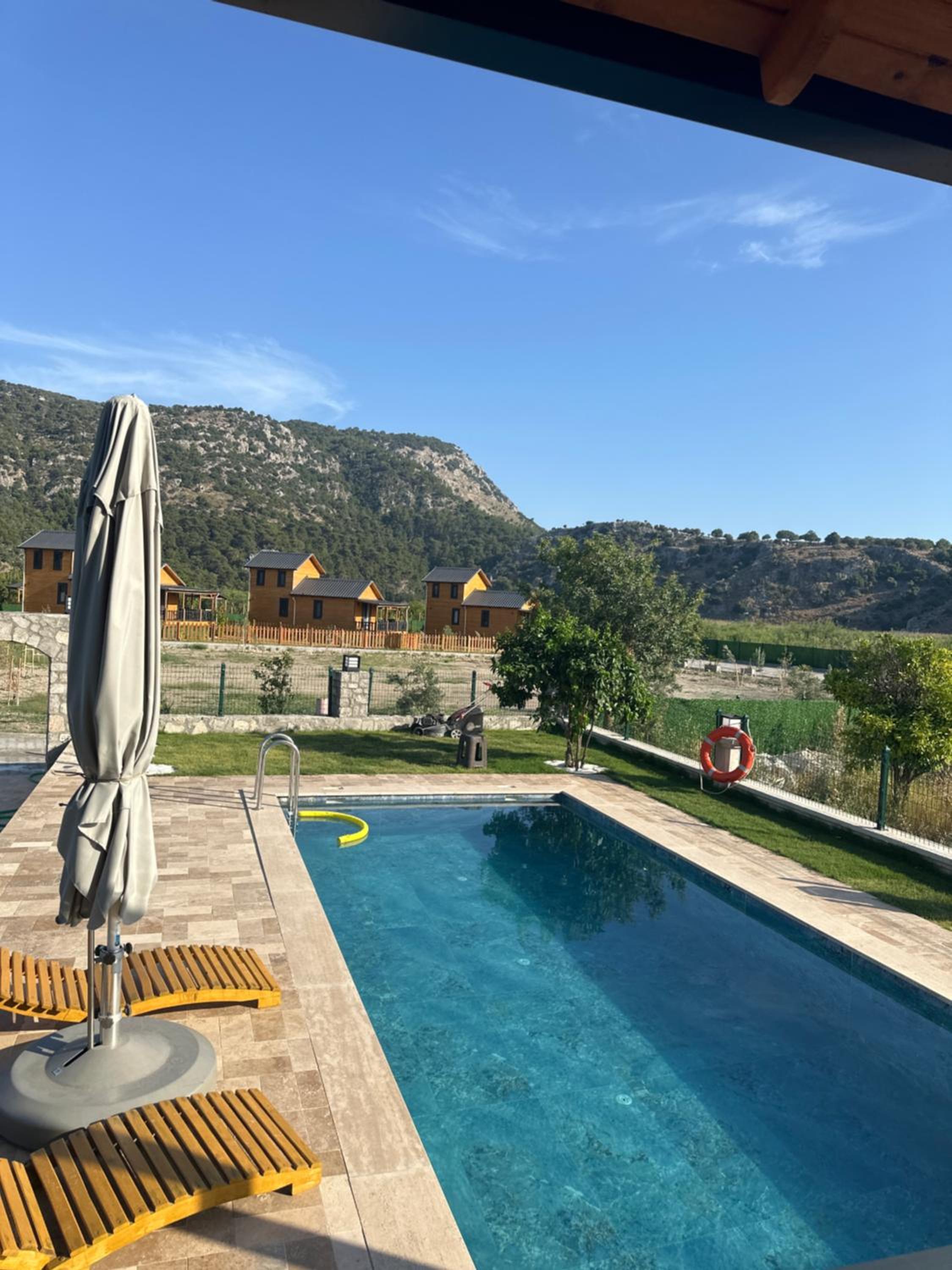 Villalakehouse