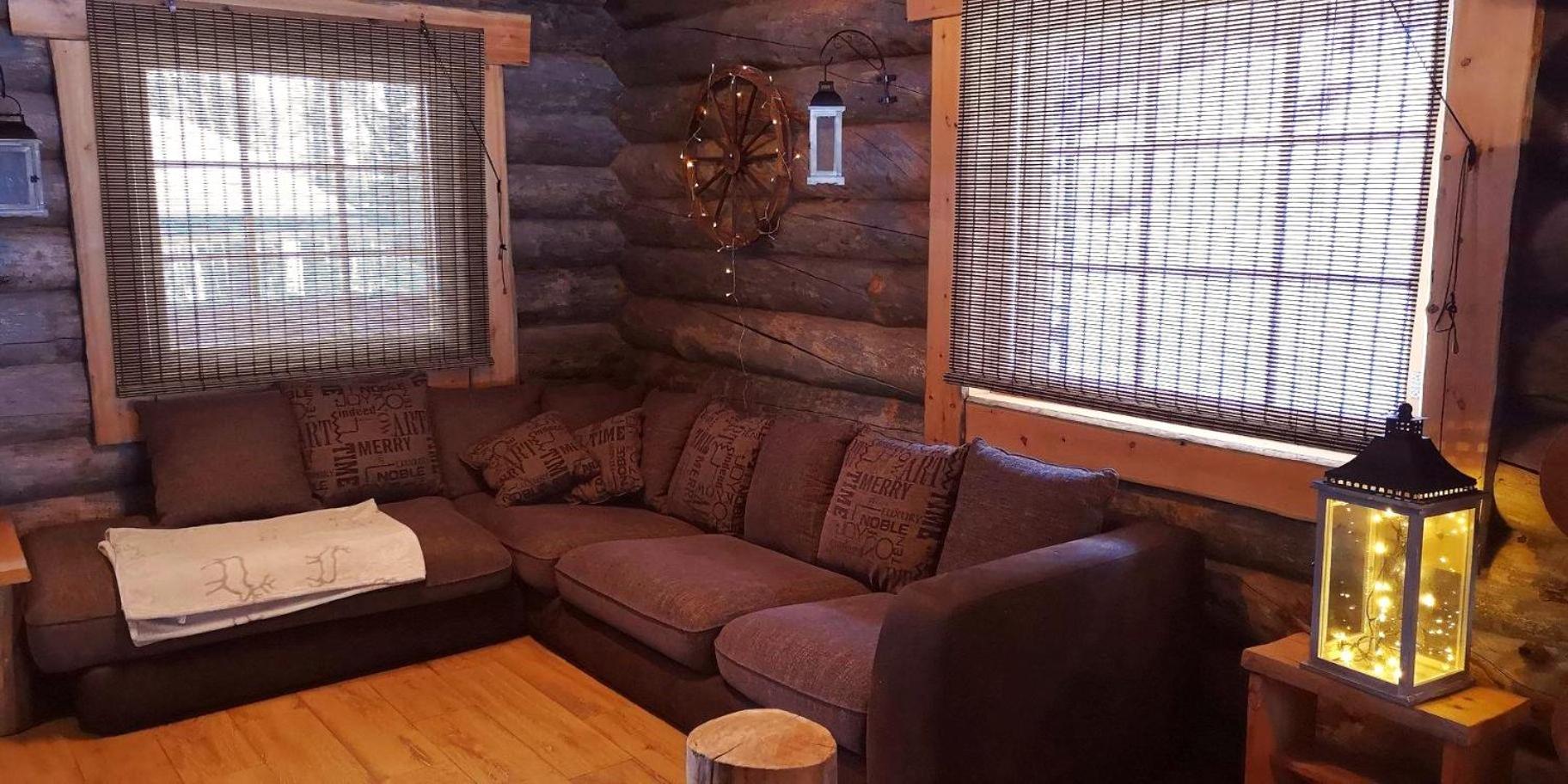 Comfy Cabin Retreat for 8 with Hot Tub & Sauna view 3