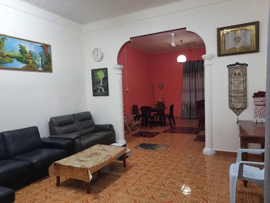 Suria 8 Homestay Jelawat Bachok photo 1
