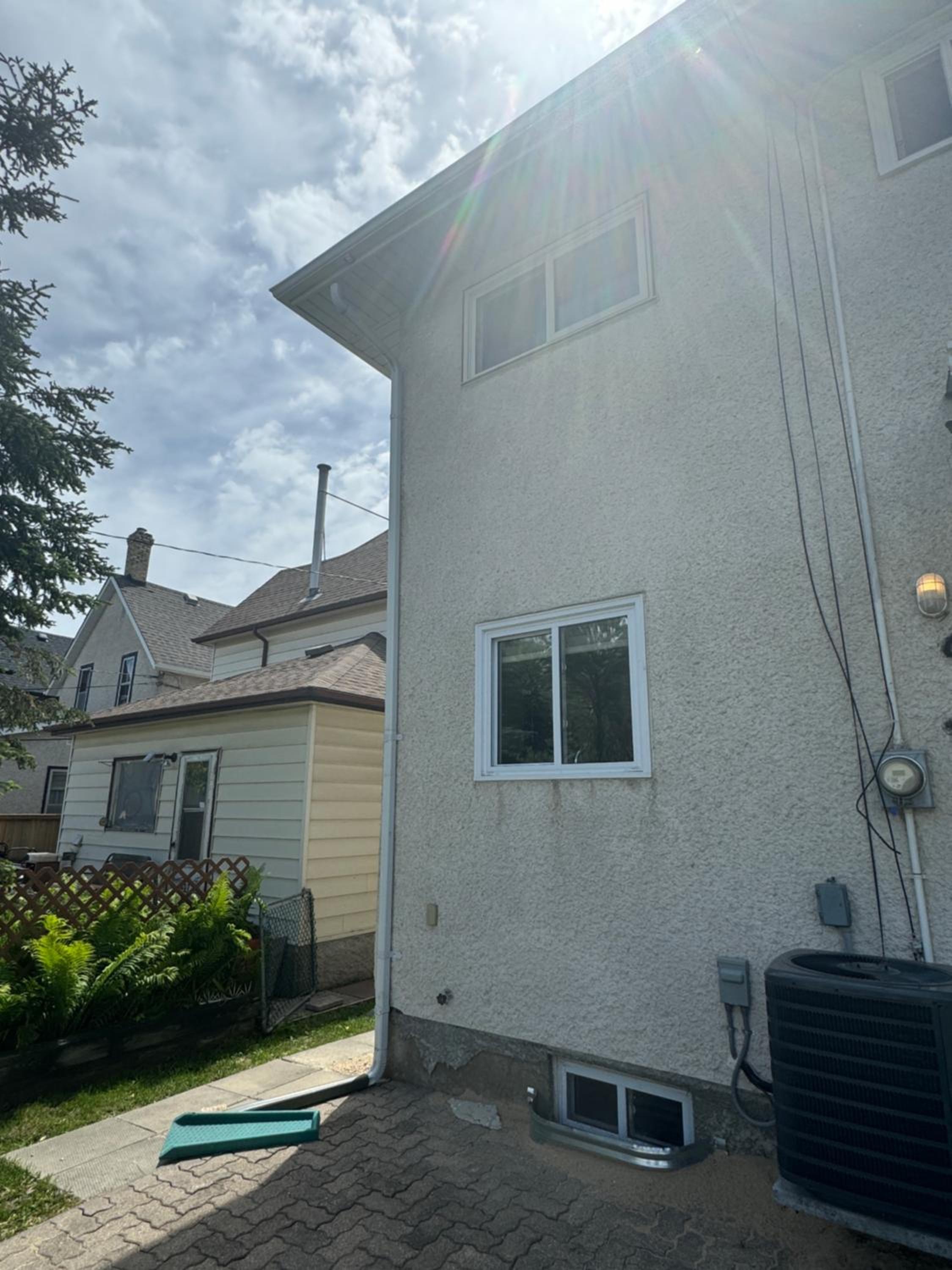 Walking distance to St Boniface, easy parking