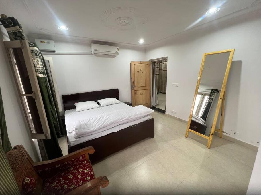 Moajjaza stays 2Bhk