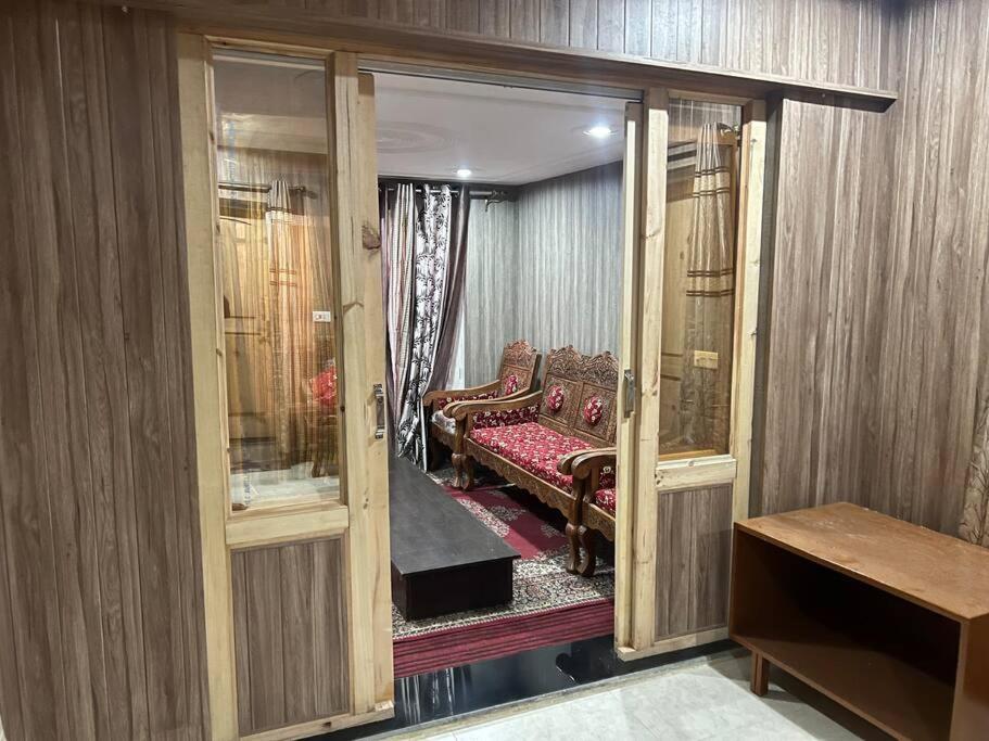 Moajjaza stays 2Bhk