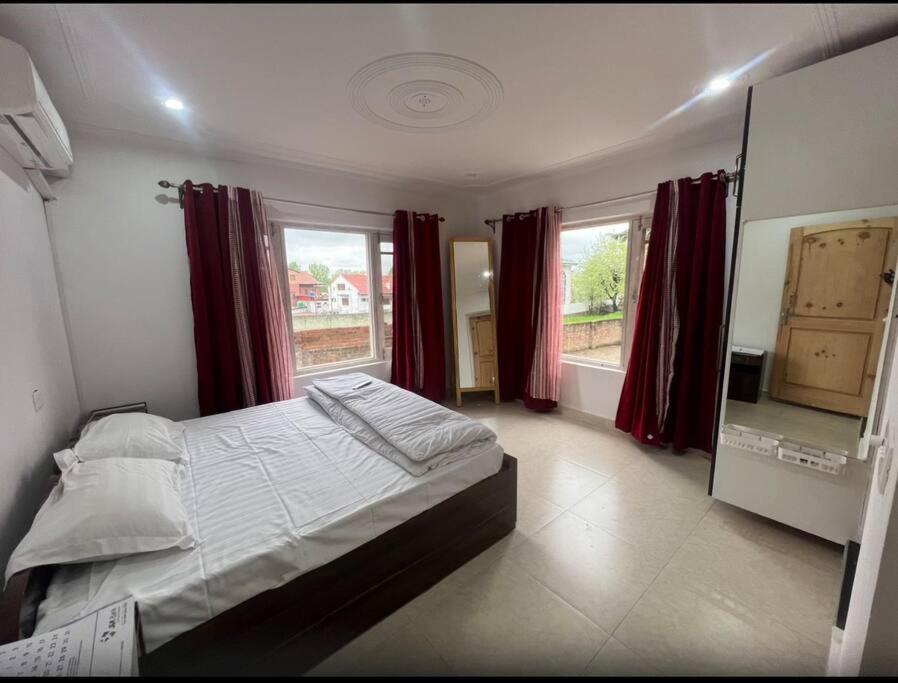 Moajjaza stays 2Bhk