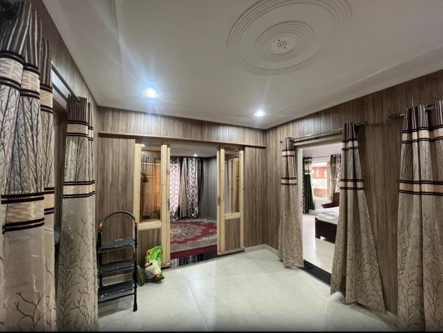 Moajjaza stays 2Bhk