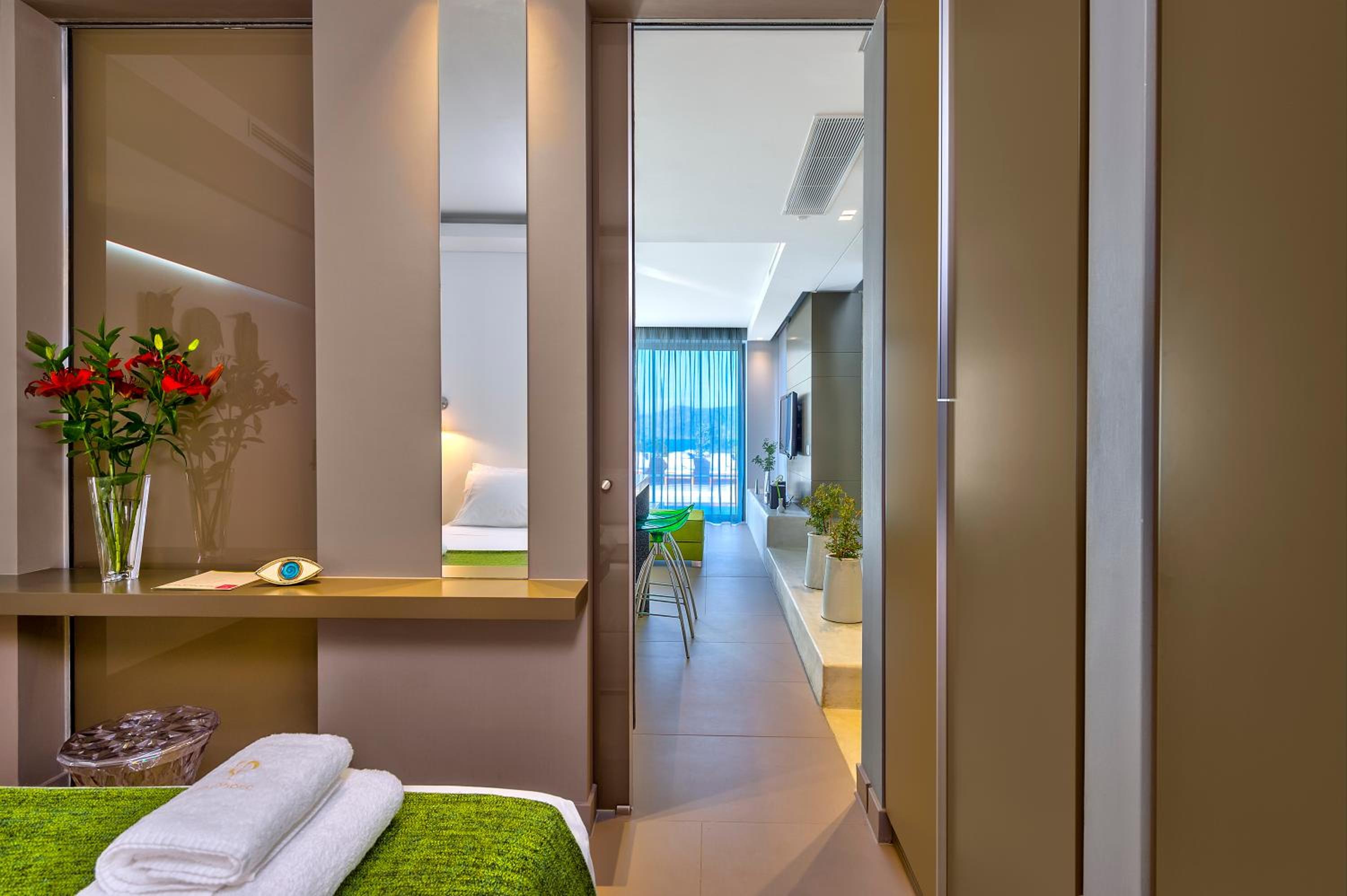 Youphoria Sea View Villas photo 5