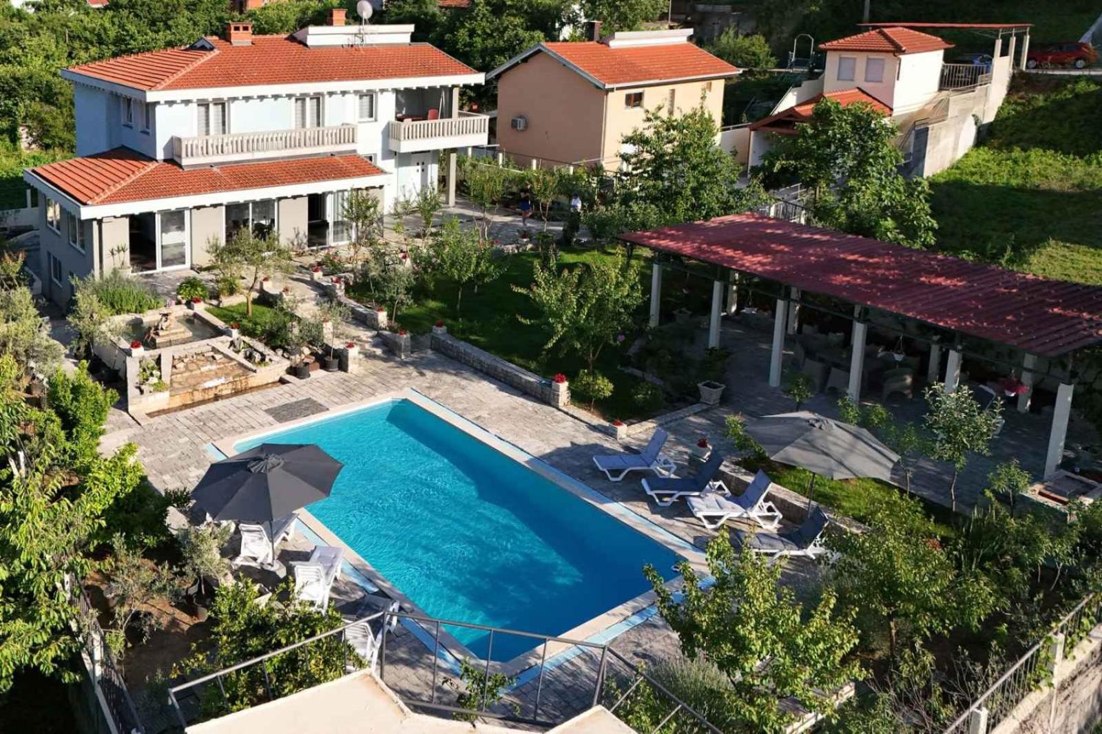 Pool House Maslina