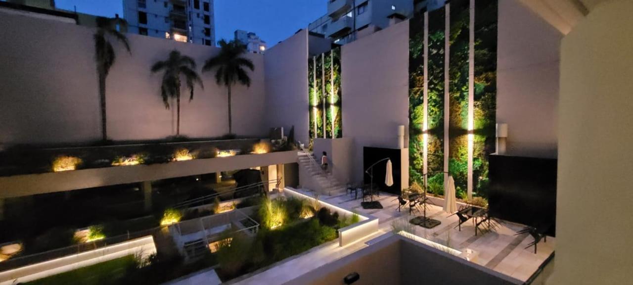 Dreamt brand new apartment, Soñado mono-ambiente nuevo