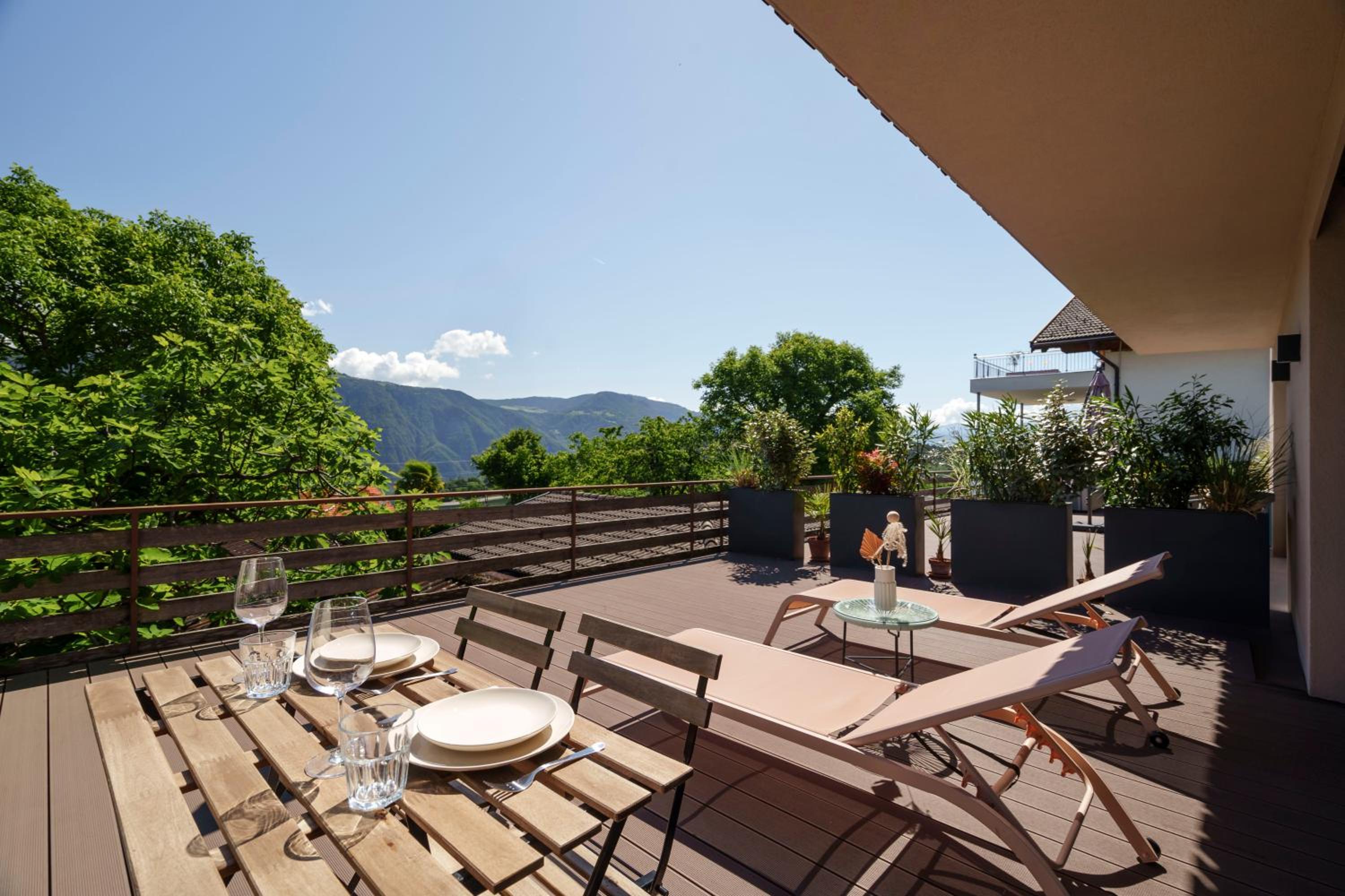 Mountain View Suites