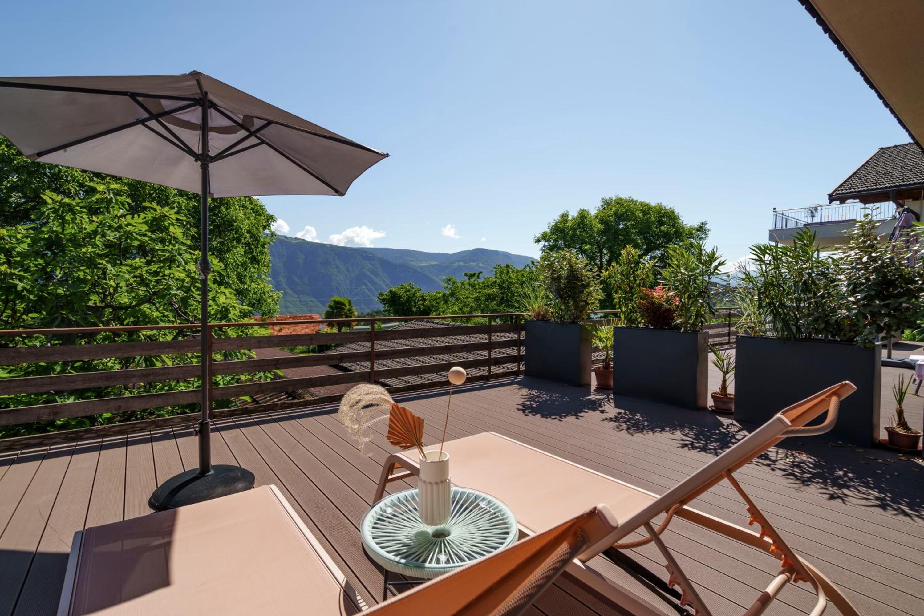 Mountain View Suites