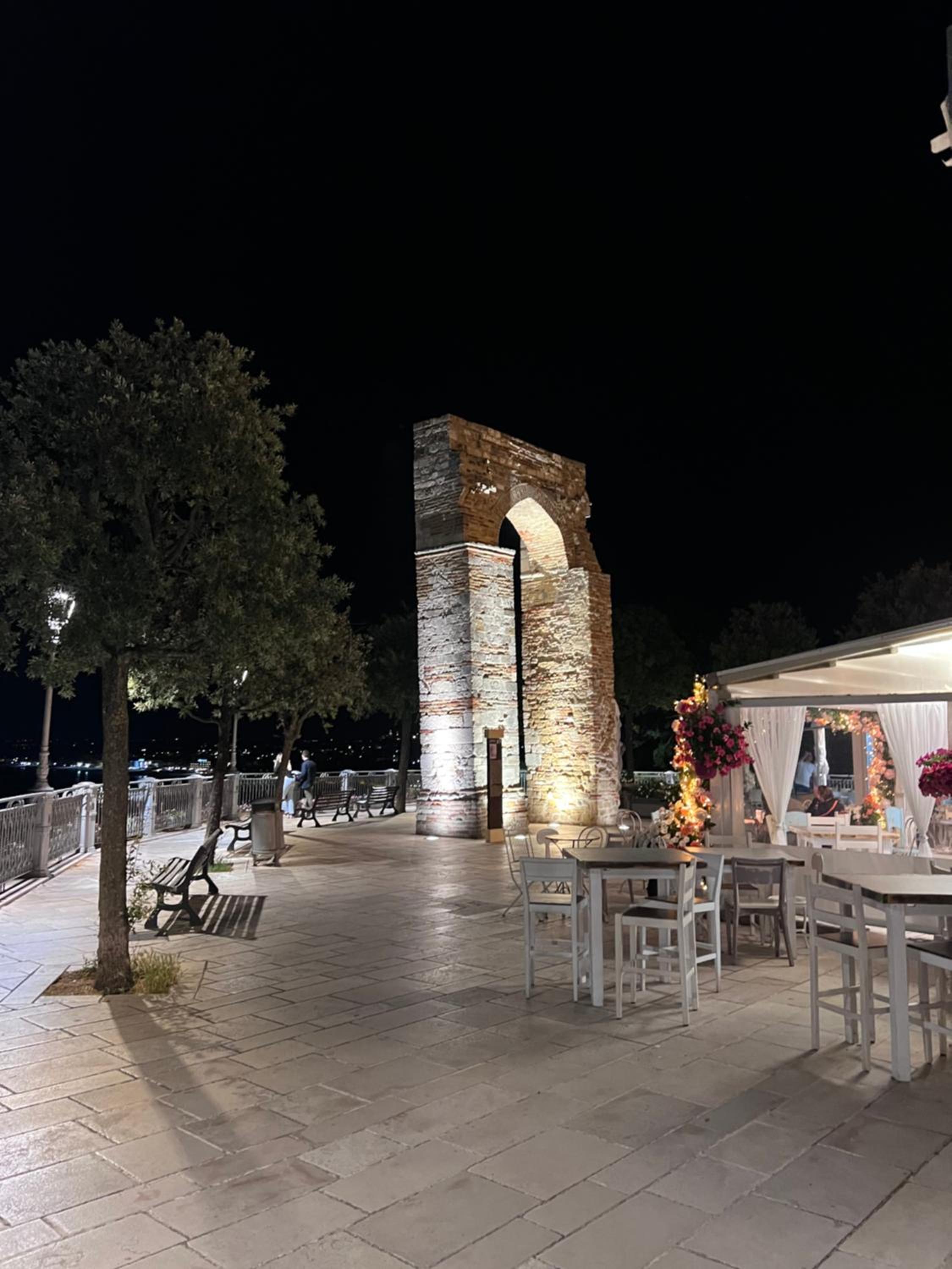 Casa Antia, nuovo bilocale con giardino in Residence con piscina