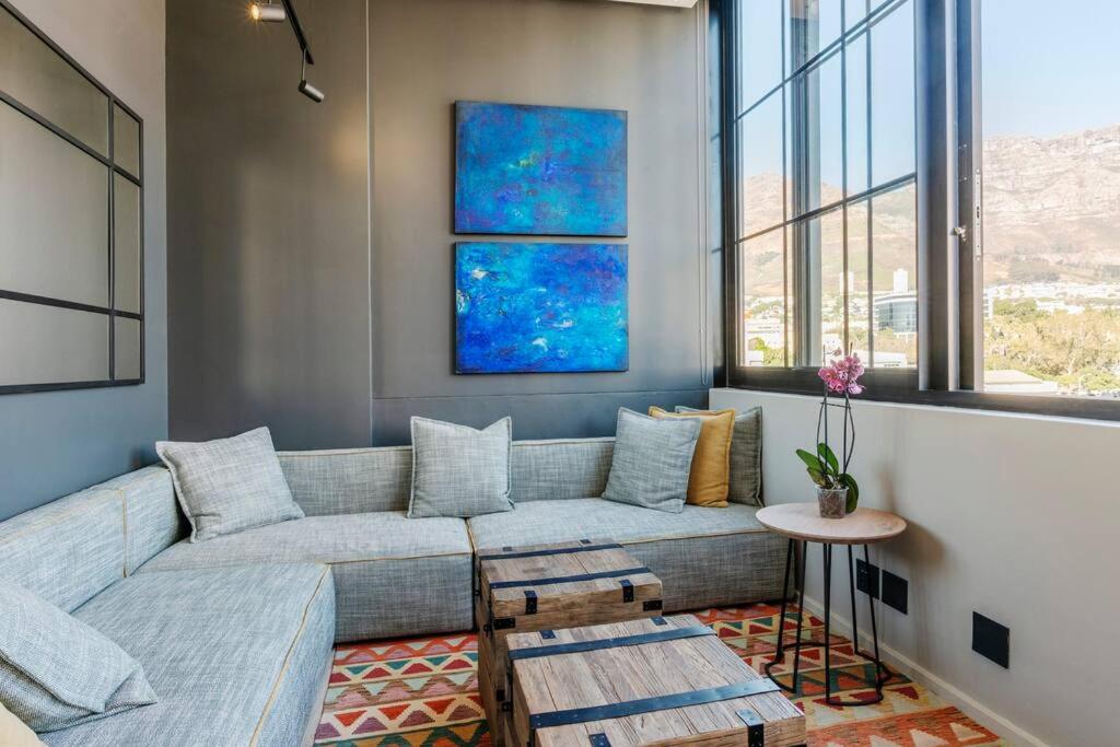 Comfy Studio - CoWorking - City Views view 3
