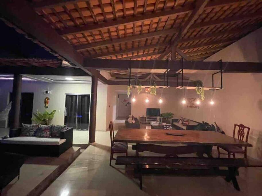 Casa com magnífica vista para praia do Atalaia