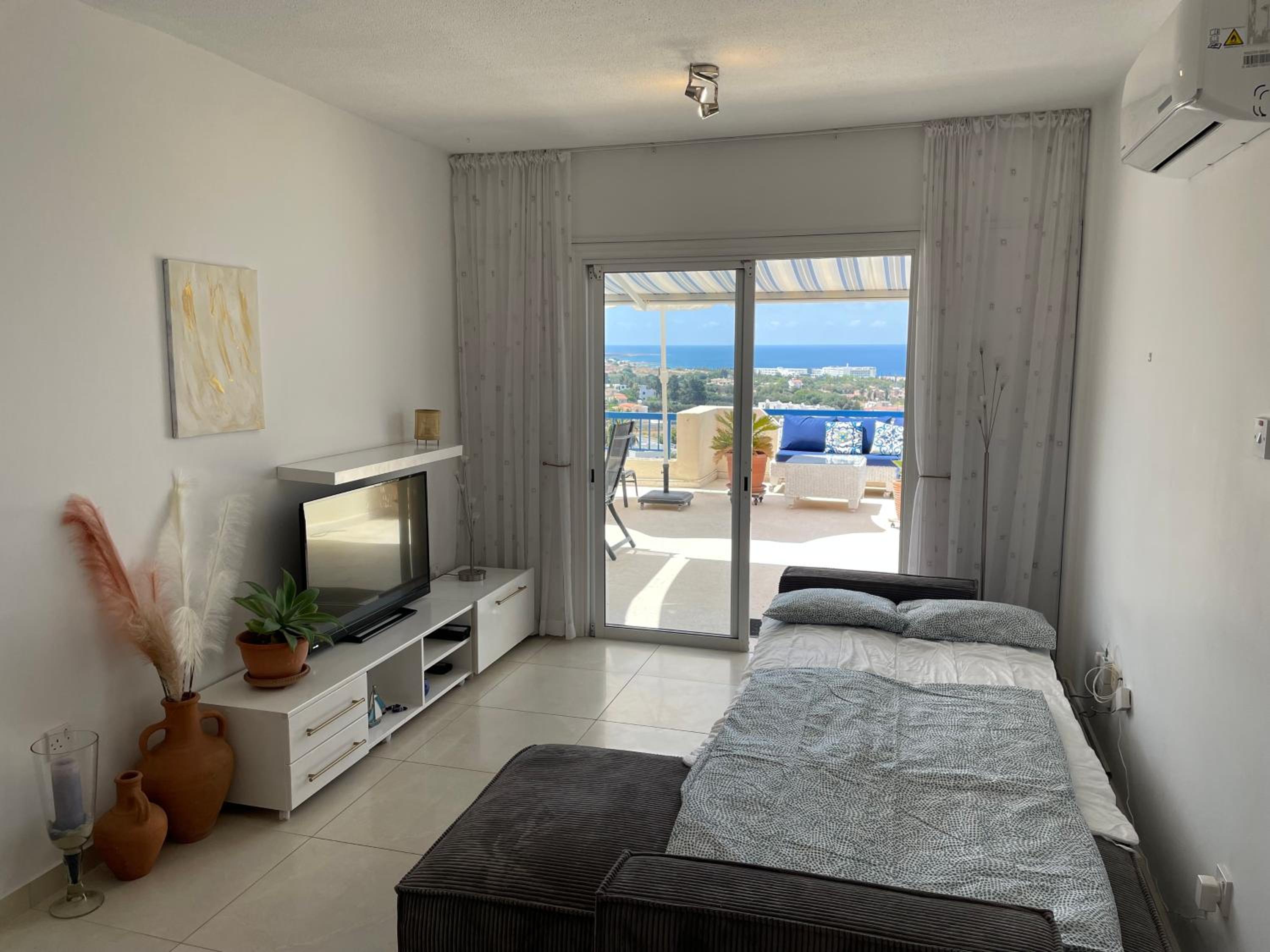 Sea View Penthouse-Style