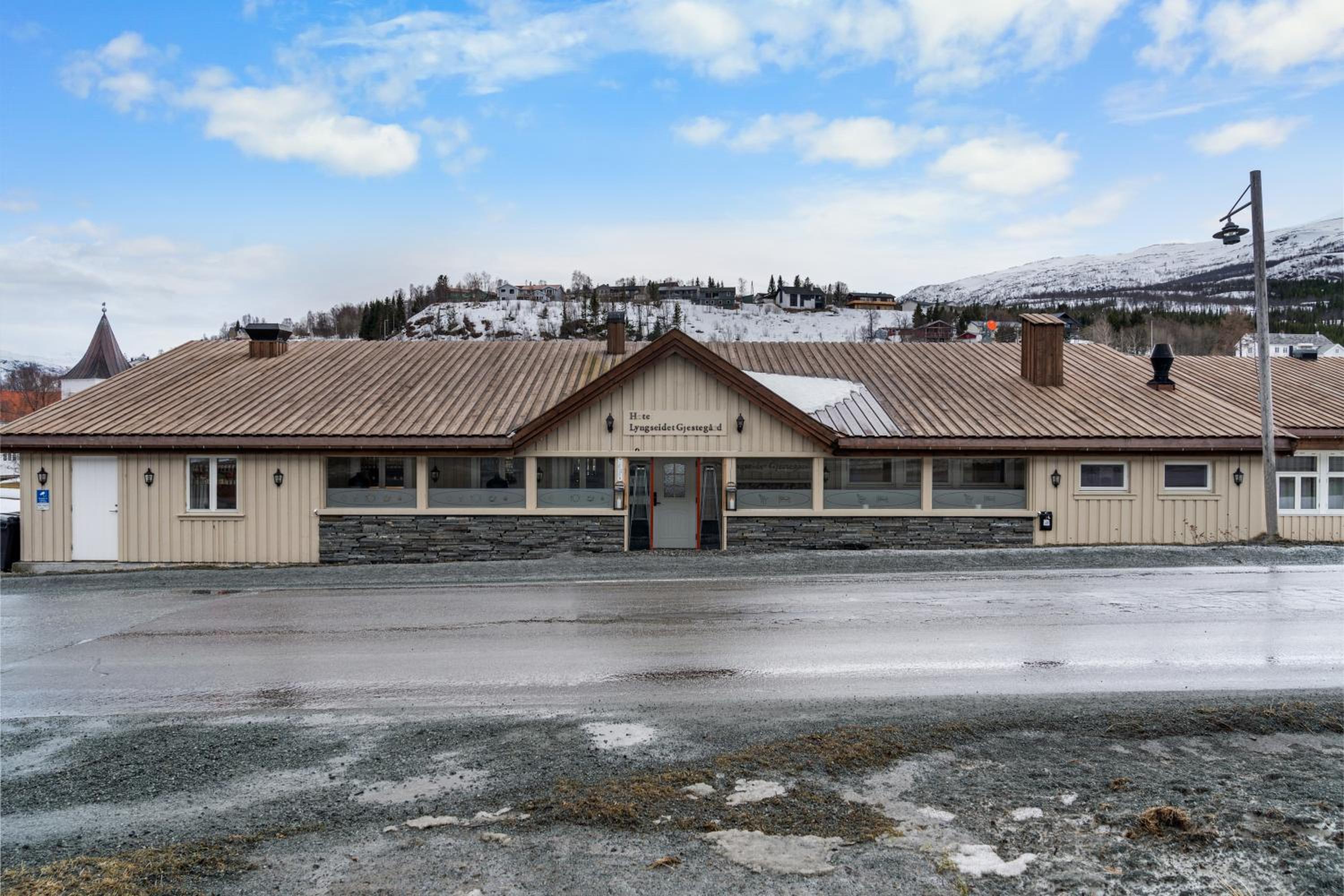 Lyngseidet Gjestegård AS