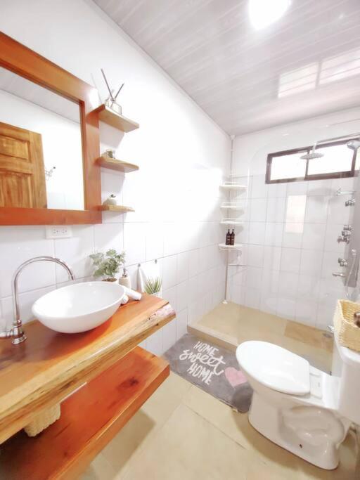 Hermosa Casa en Medio de la Naturaleza Monteverde