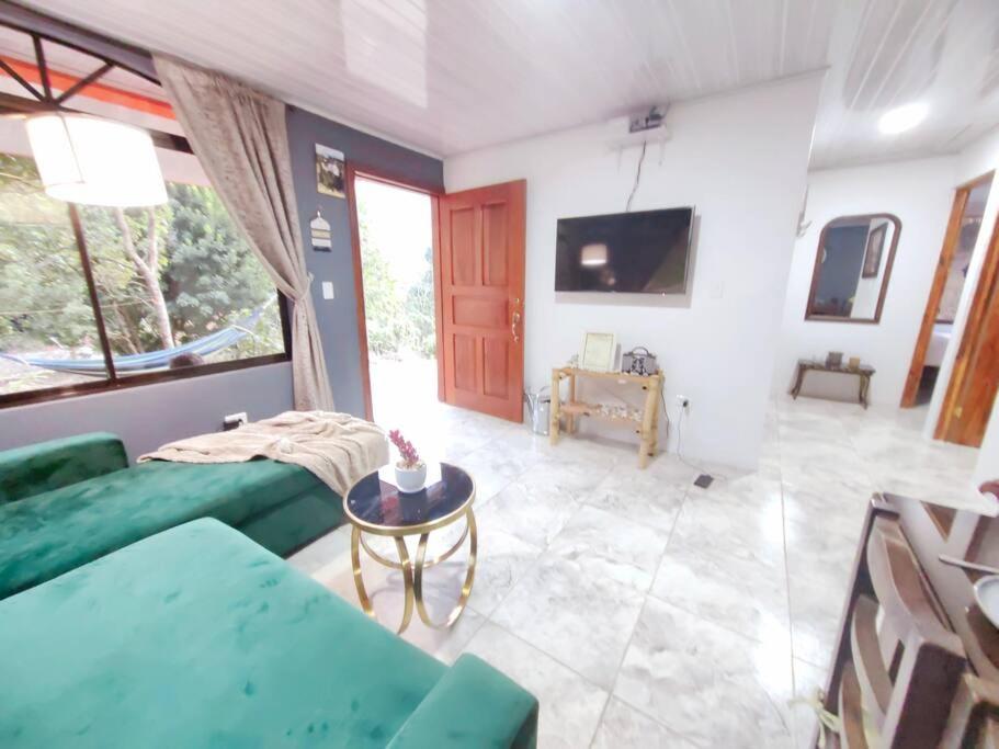 Hermosa Casa en Medio de la Naturaleza Monteverde