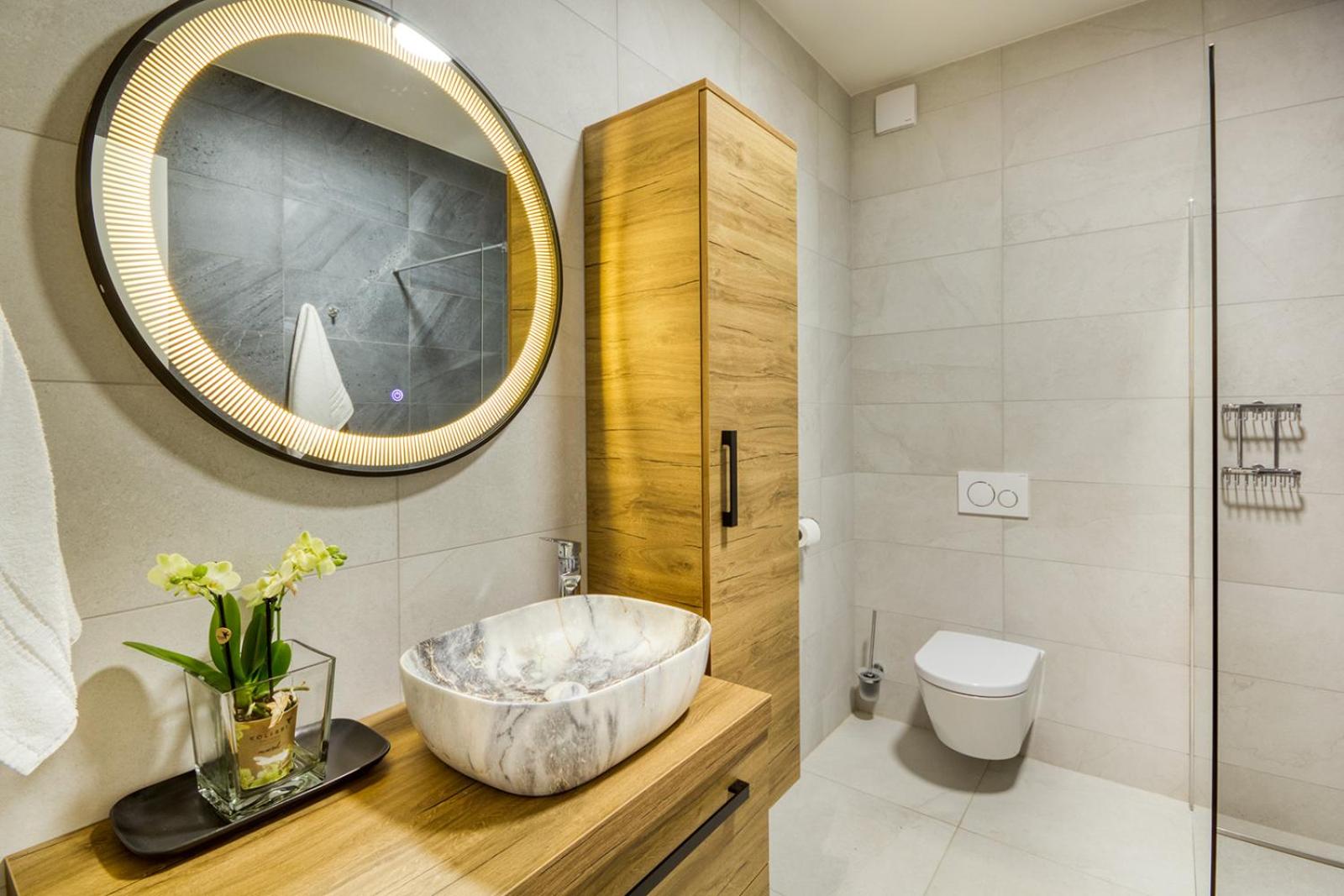 Lux Oliva Apartment with whirlpool and FREE parking view 4