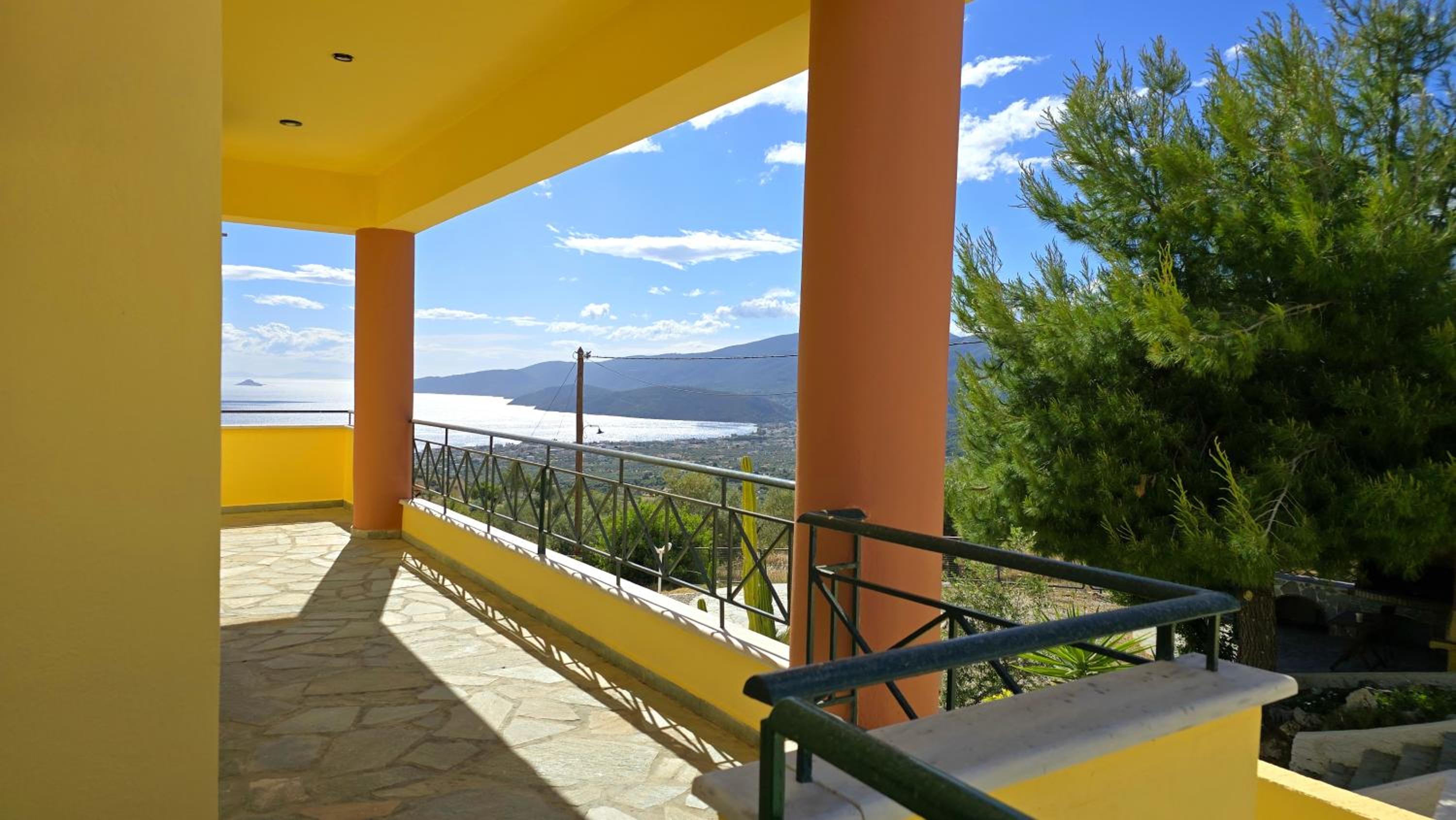Villa Theonymfi
