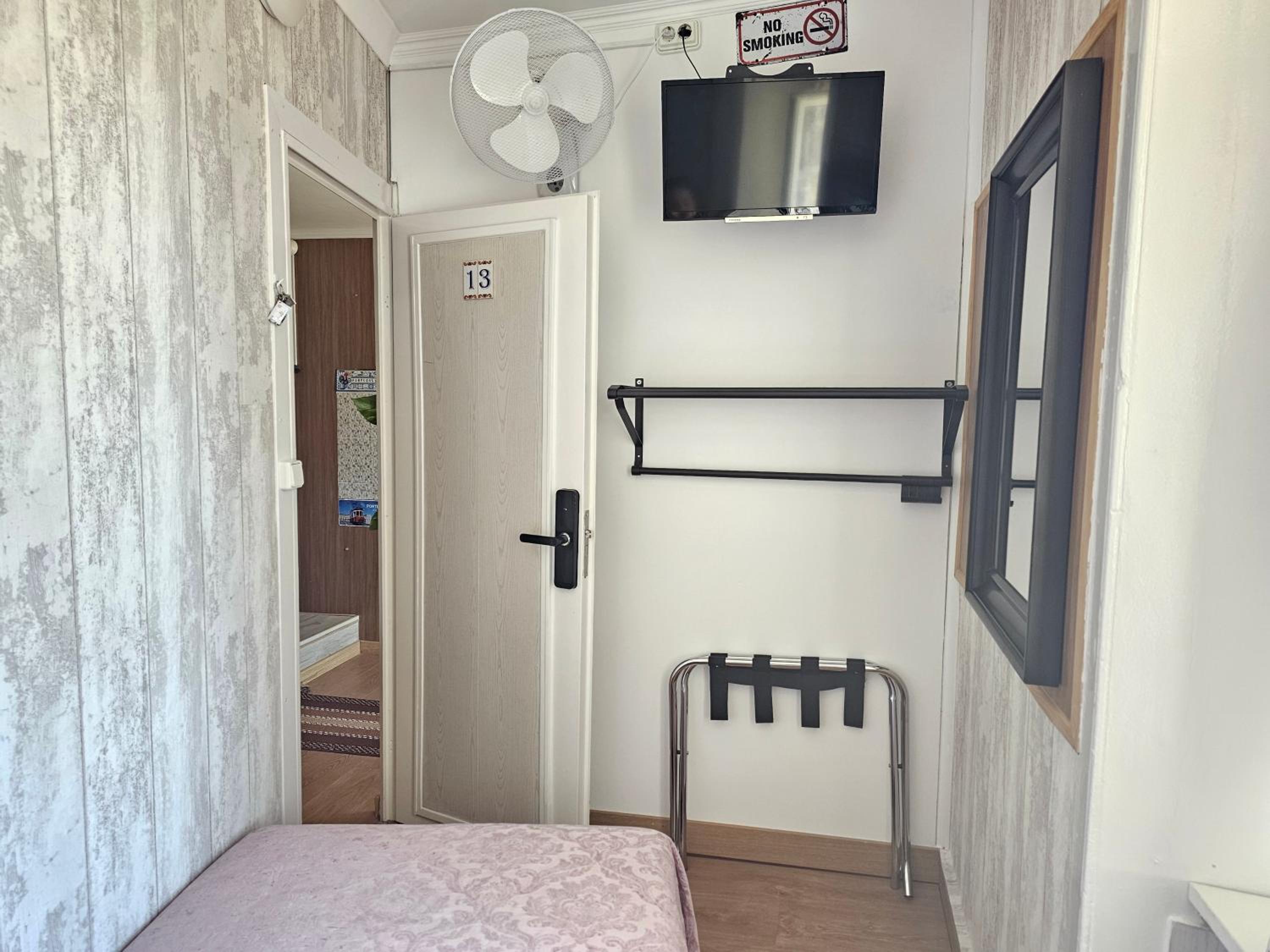 Photo 8