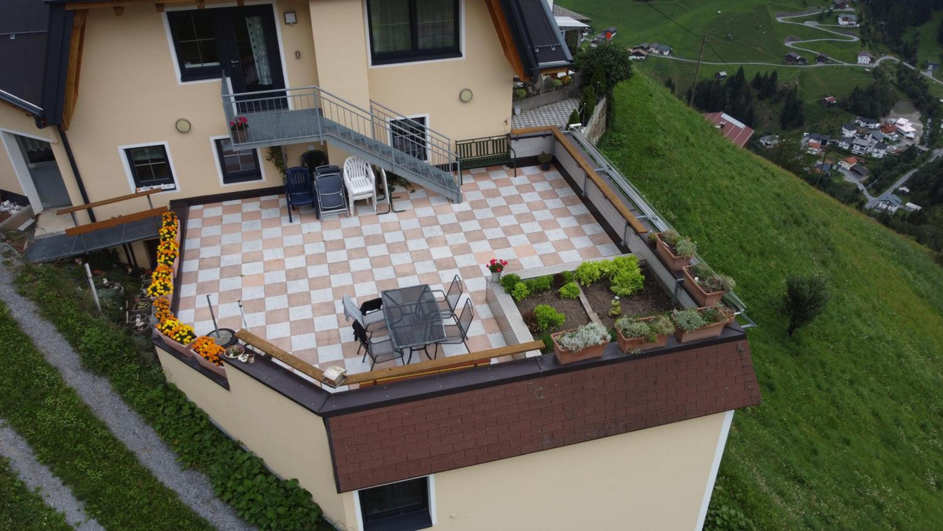 Ferienhaus Bergblick Kappl, nur 17 Minuten vom Skigebiet Ischgl entfernt