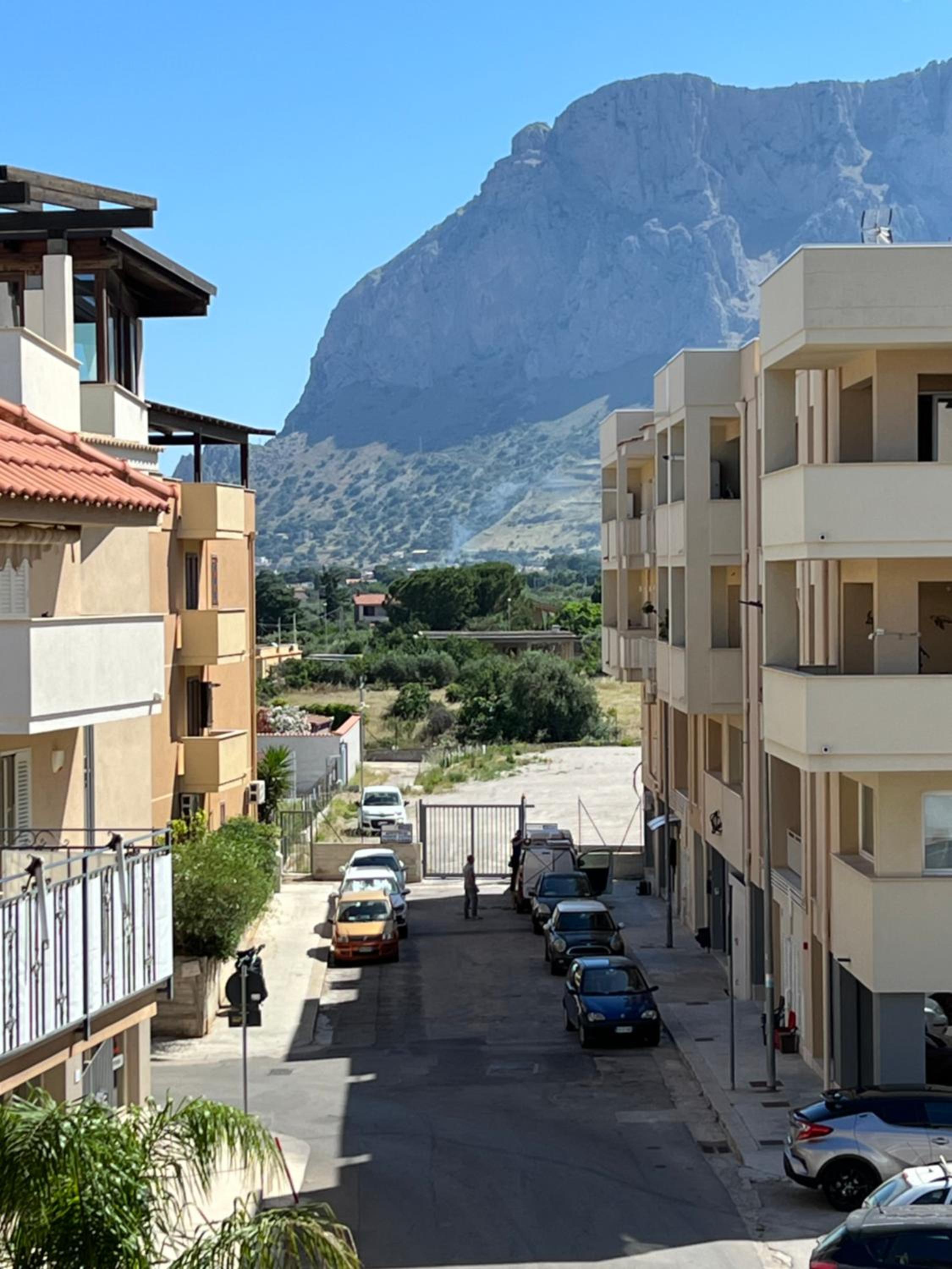 NOVIMO Comfort Apartment with elevator and secure privat parking space view 3