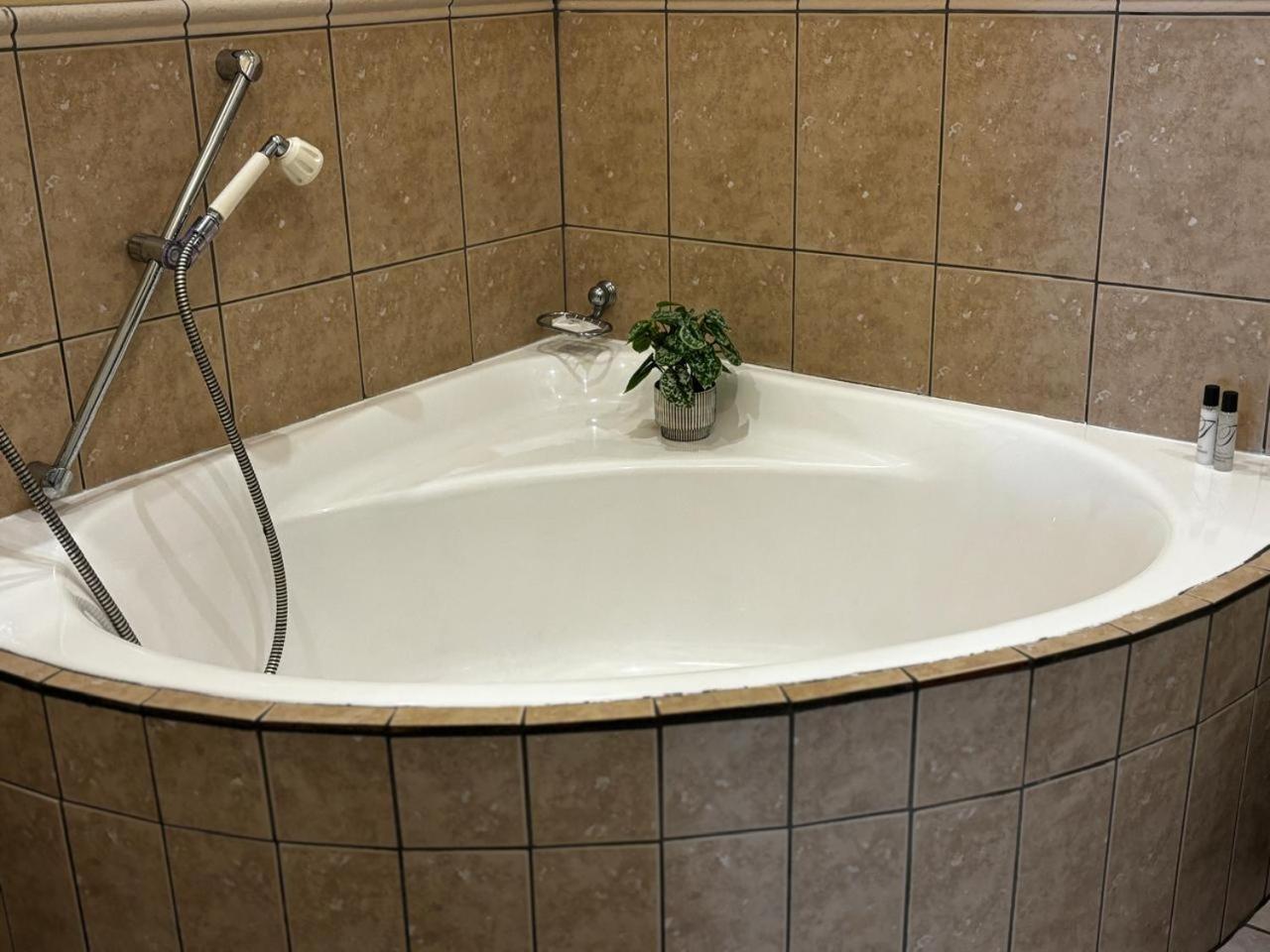 Botanica Guest House