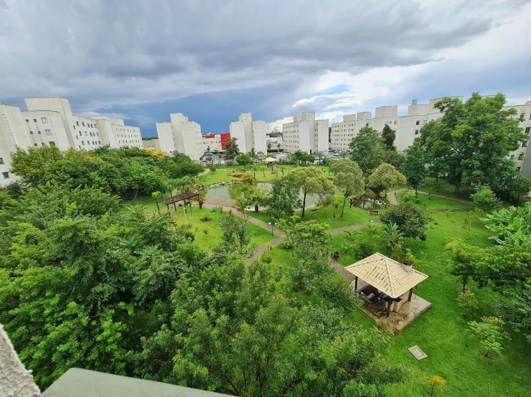 Apartamento em Condomínio Clube Ideal para suas Férias