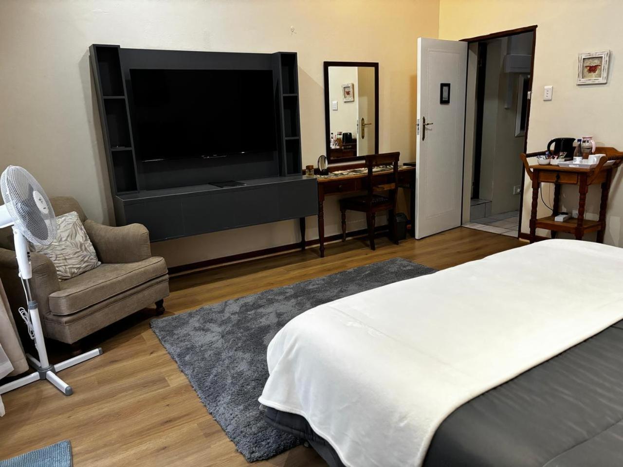 Botanica Guest House