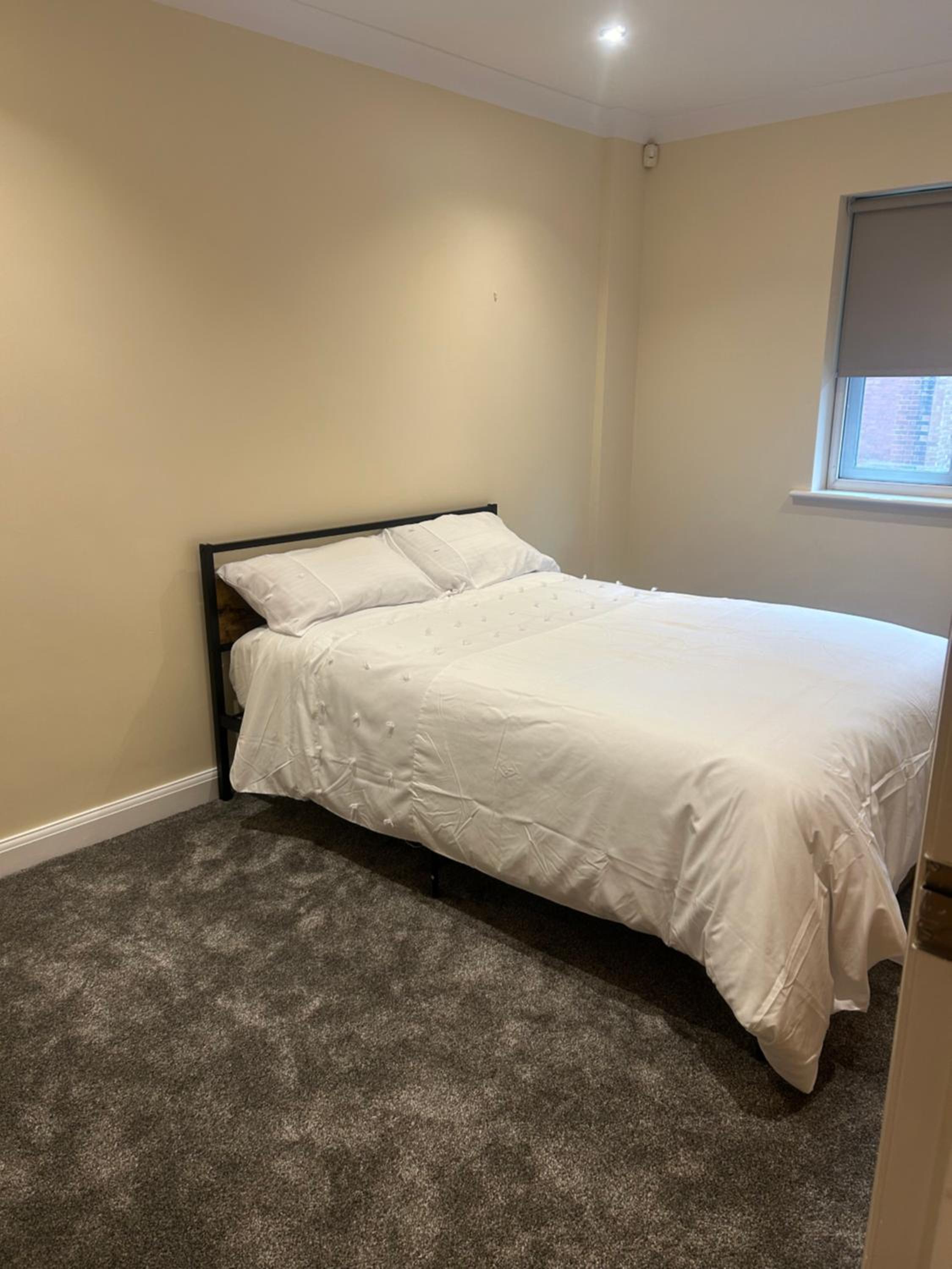 Luxury Green 2 Bed City Centre Apartment close to Mailbox,Bullring, Broad Street for Leisure and Families view 4