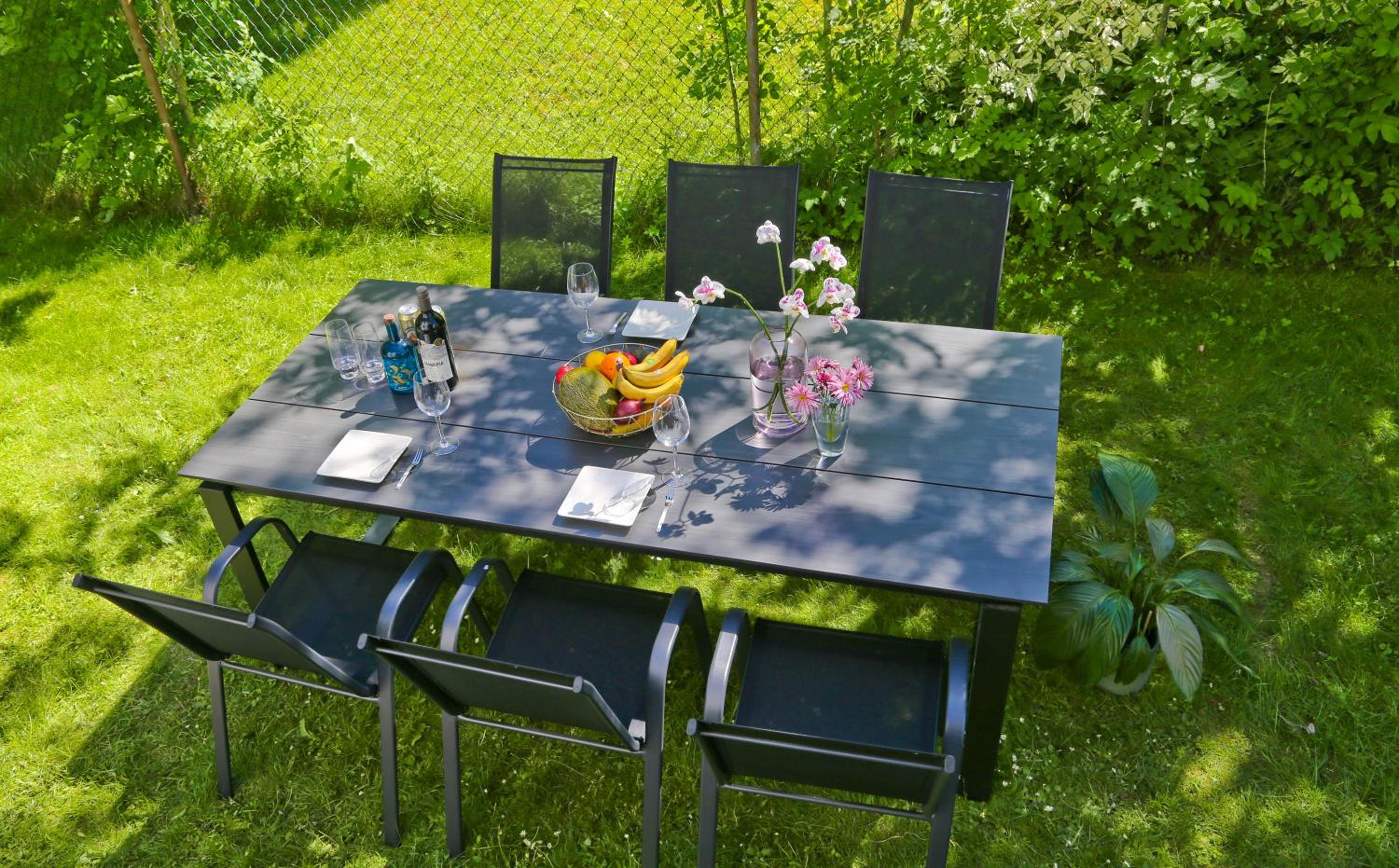 HaHa Nordic Home Partille Large 3BR Home for 7 Guests with 2 Kitchens, Garden & Parking