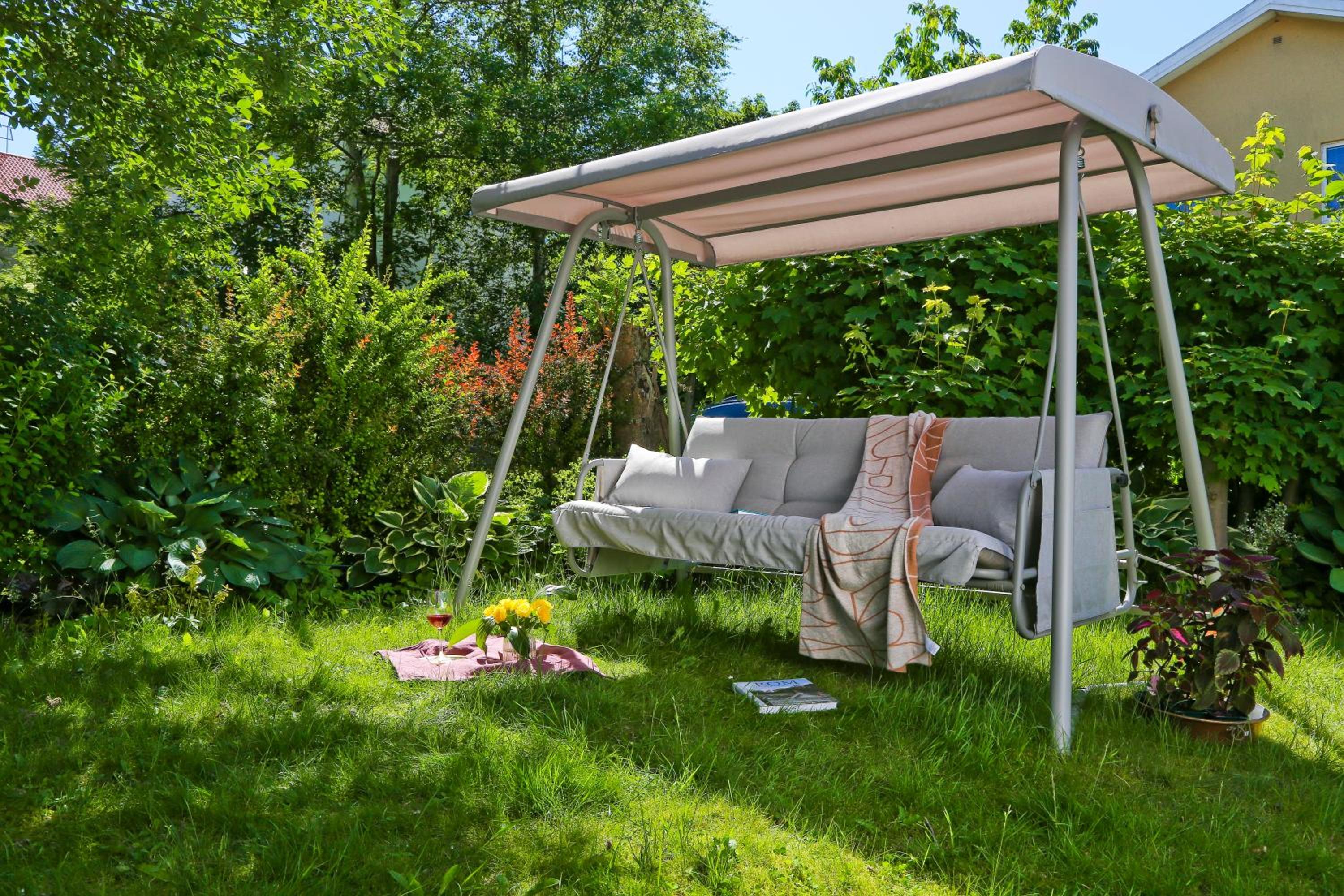 HaHa Nordic Home Partille Large 3BR Home for 7 Guests with 2 Kitchens, Garden & Parking