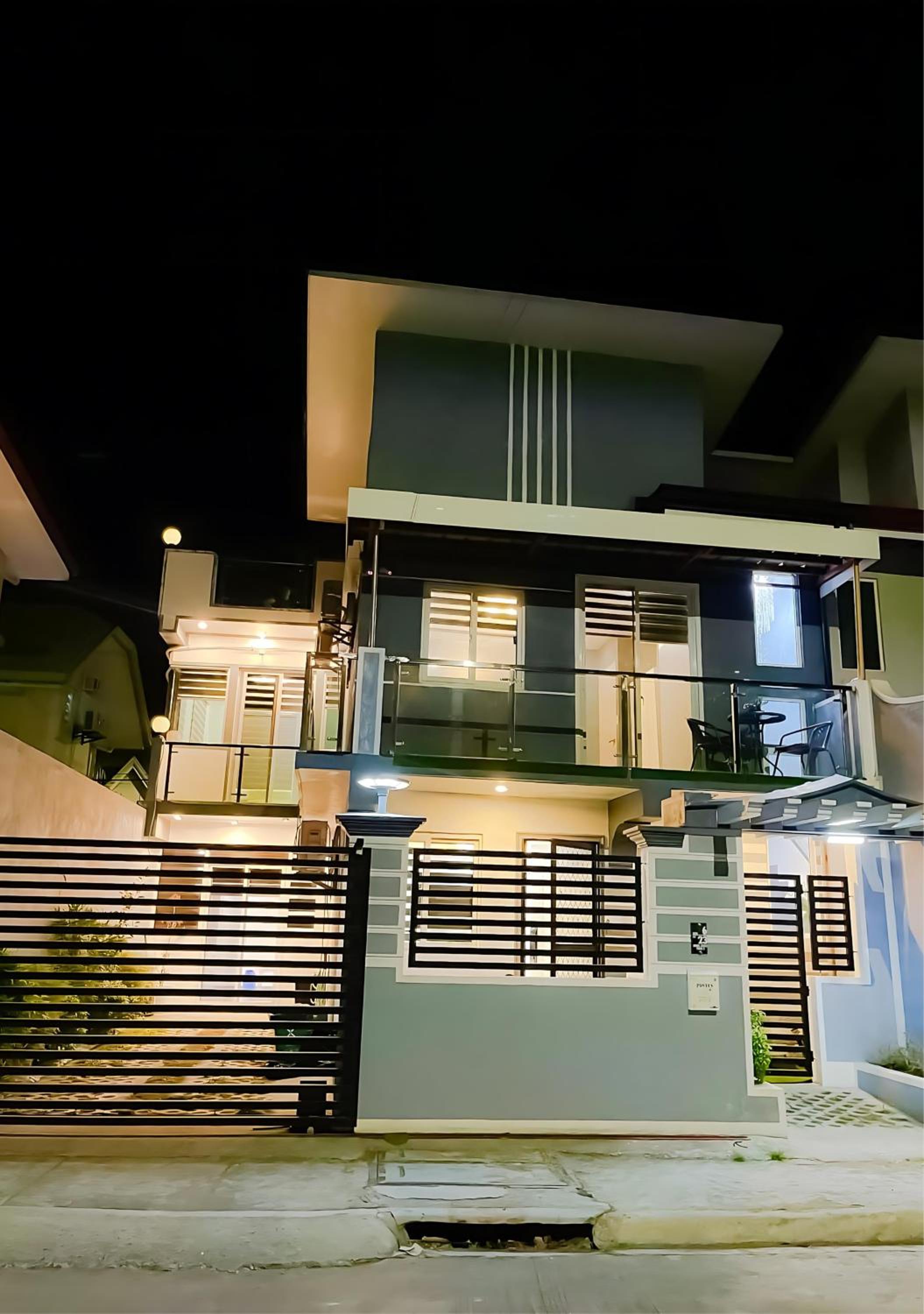 Cai Residence - Stylish 2BR Staycation near EK & Tagaytay Gateway view 2