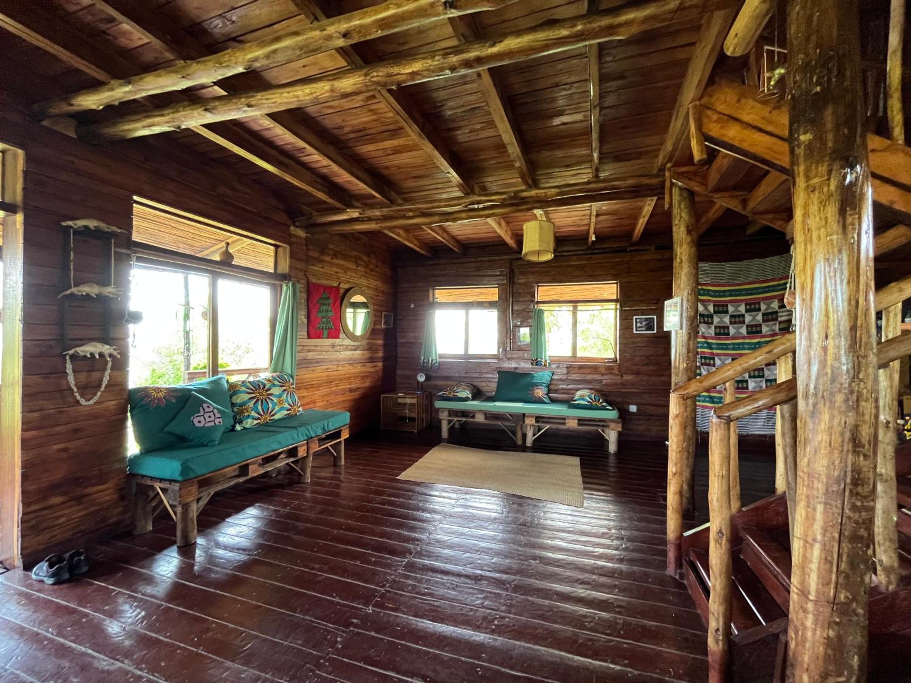 Queen Elizabeth Gorge Cottages