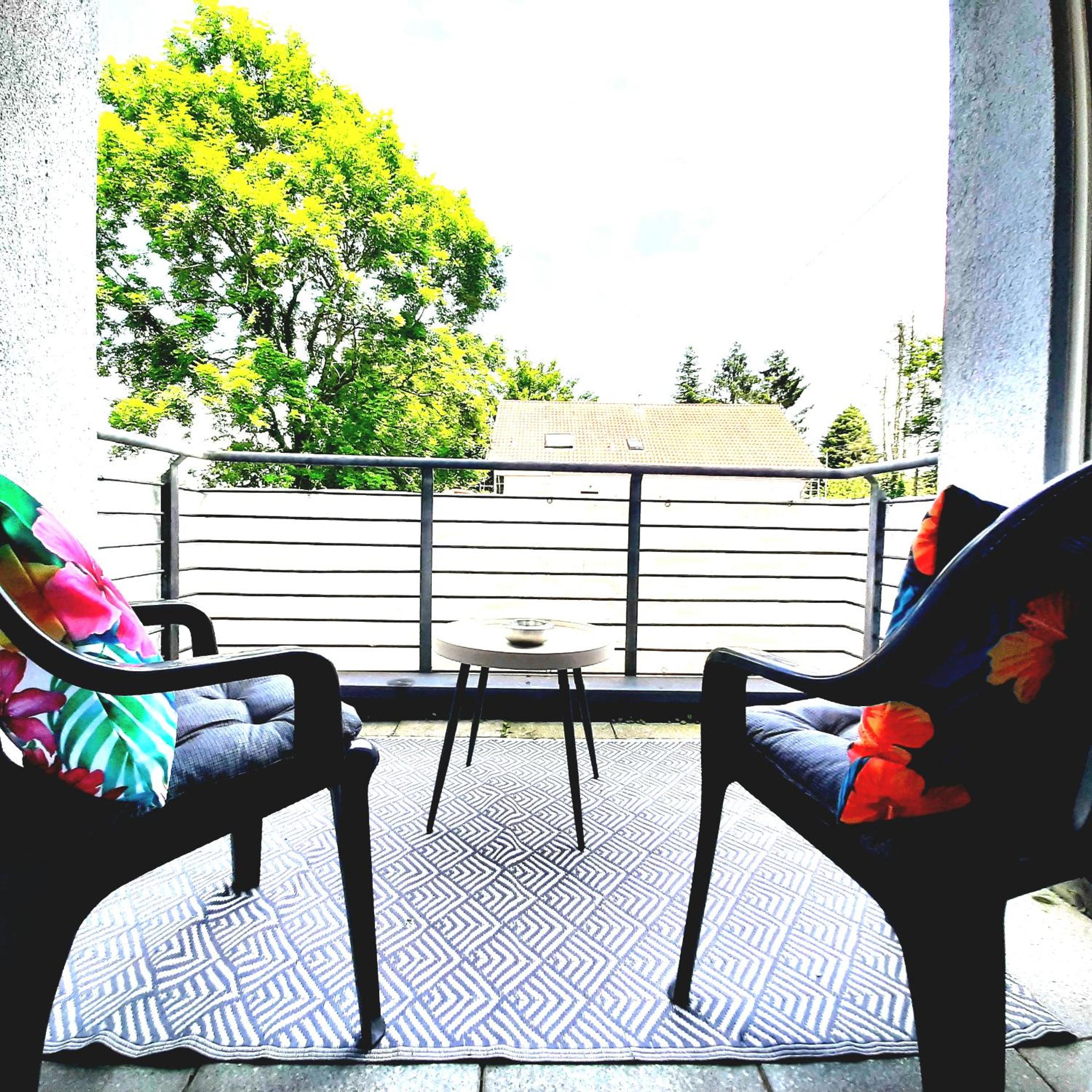 Gelbe Koffer - Family & Business Apartment in Neunkirchen - 2 SZ - bis 5 Pers - Parkplatz - Self-Check-in - Balkon