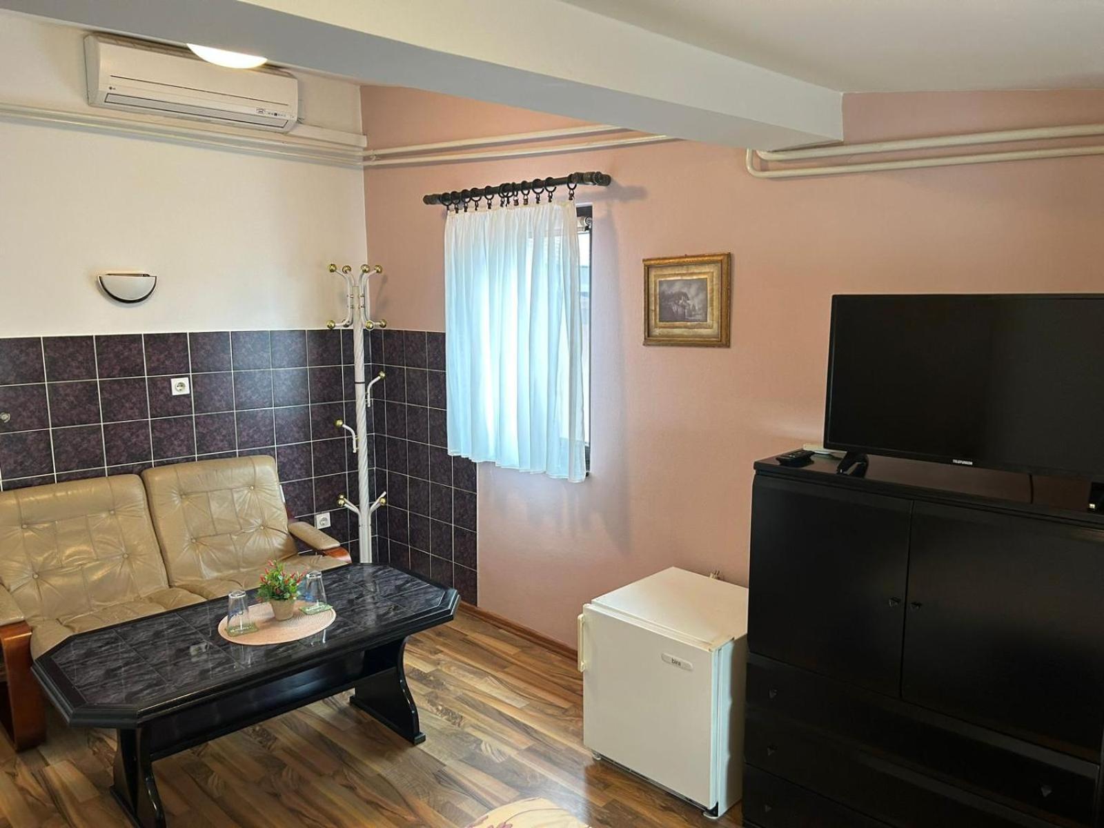Hondo Rooms & Apartments