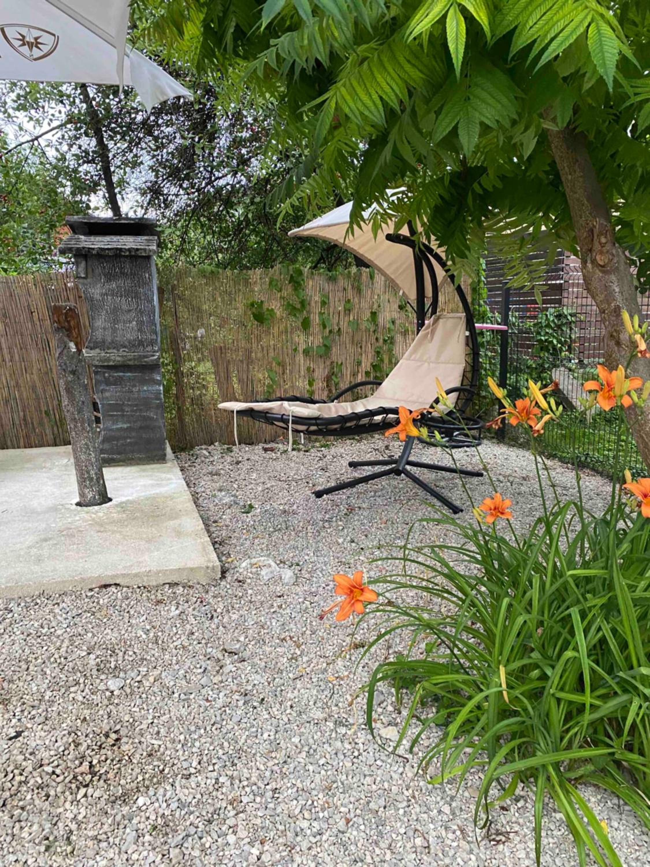 Una