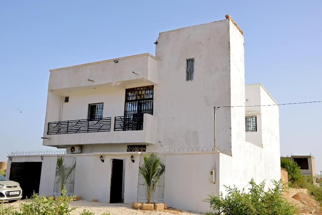Maison calme avec piscine à Saly