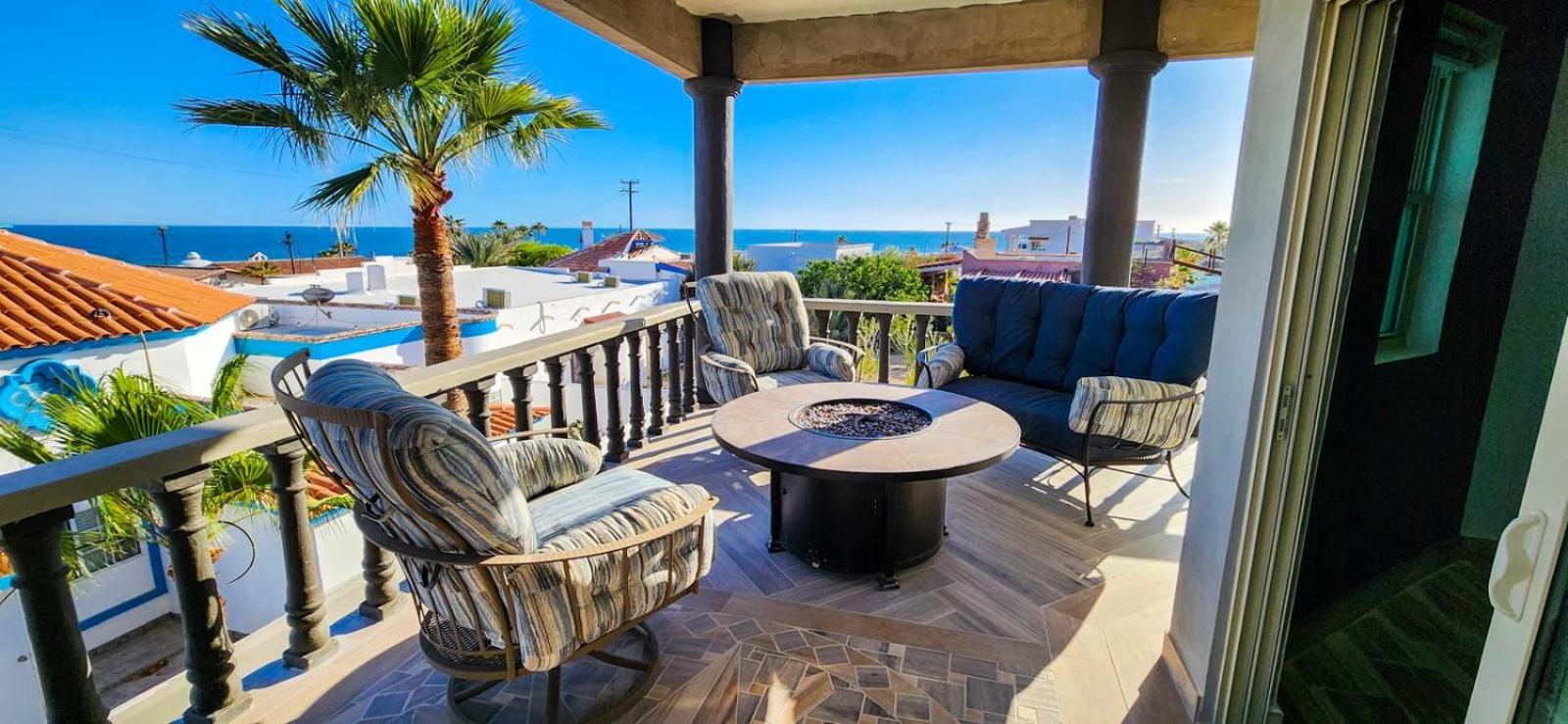 Stunning Beach House Las Conchas view 4