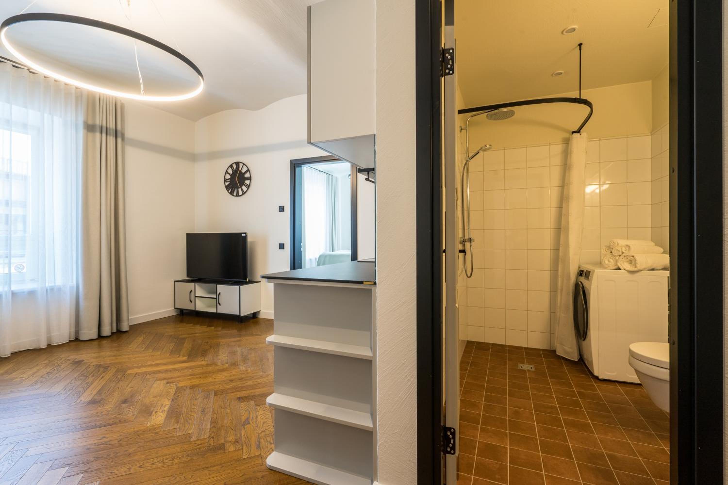 Elias Apartments