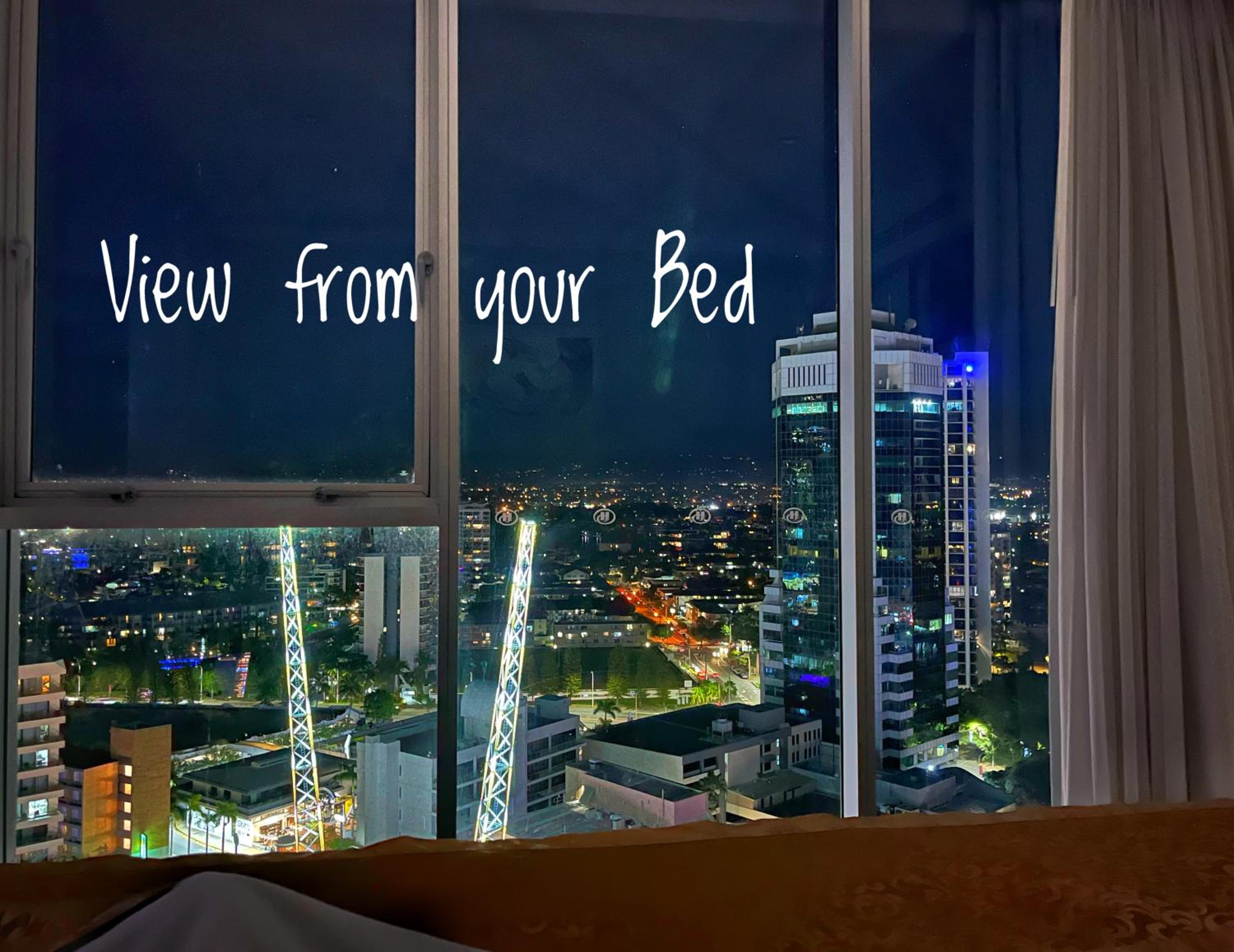 Spectacular 19th Floor Apartment in Heart of Surfers Paradise