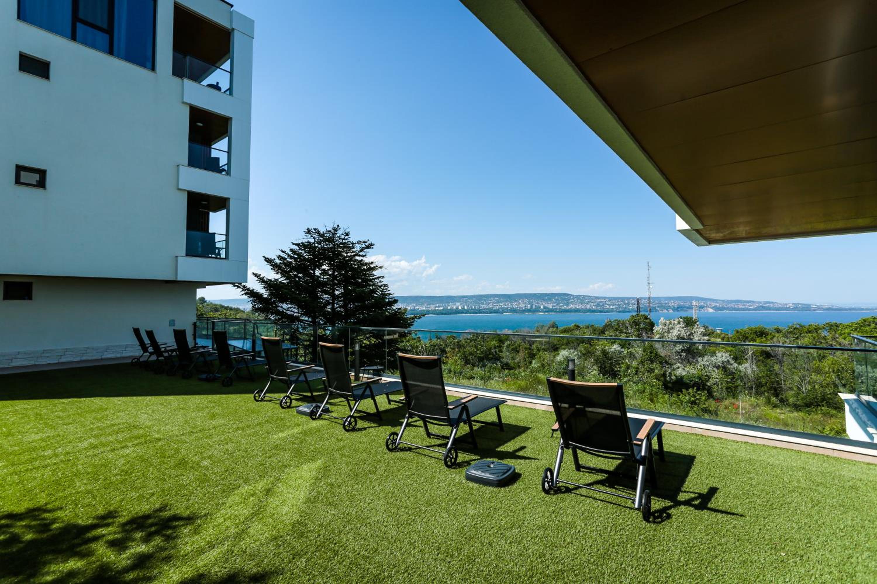 VIP apartment sea view