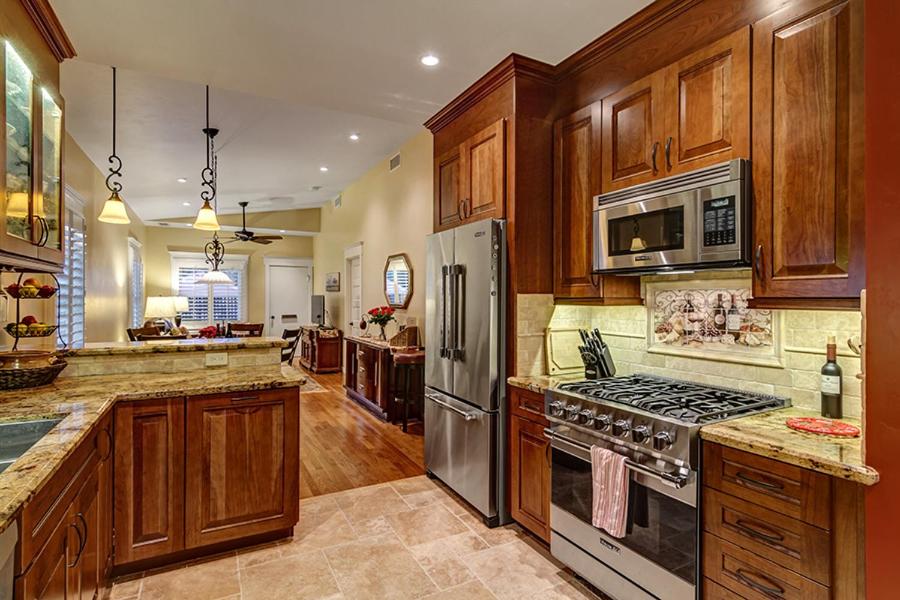 City Center Hillcrest Bungalow Vacation Rental view 3