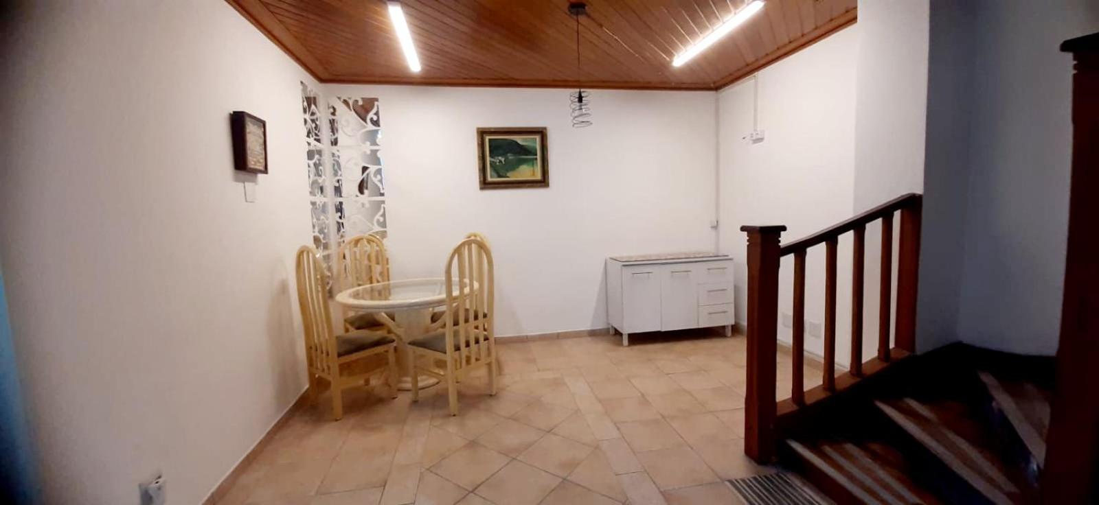 Uma casinha rosa no Pacaembu