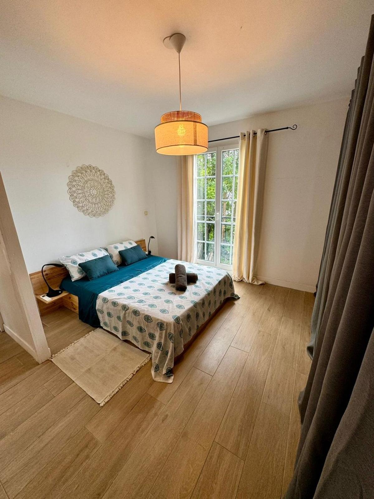 Les perroquets de Didier - Piscine - Wifi-Fibre - Chambre climatisée view 5