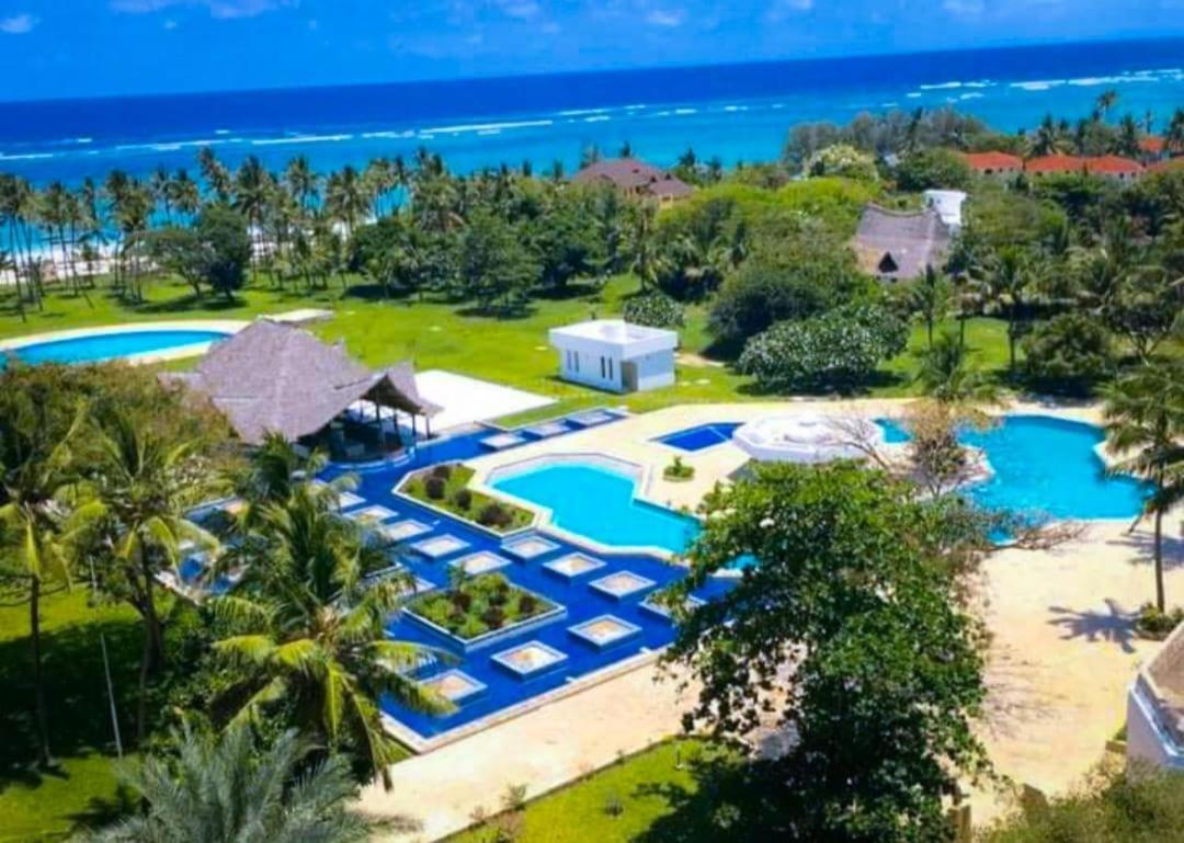 Restful Beach Front studio-Diani view 2
