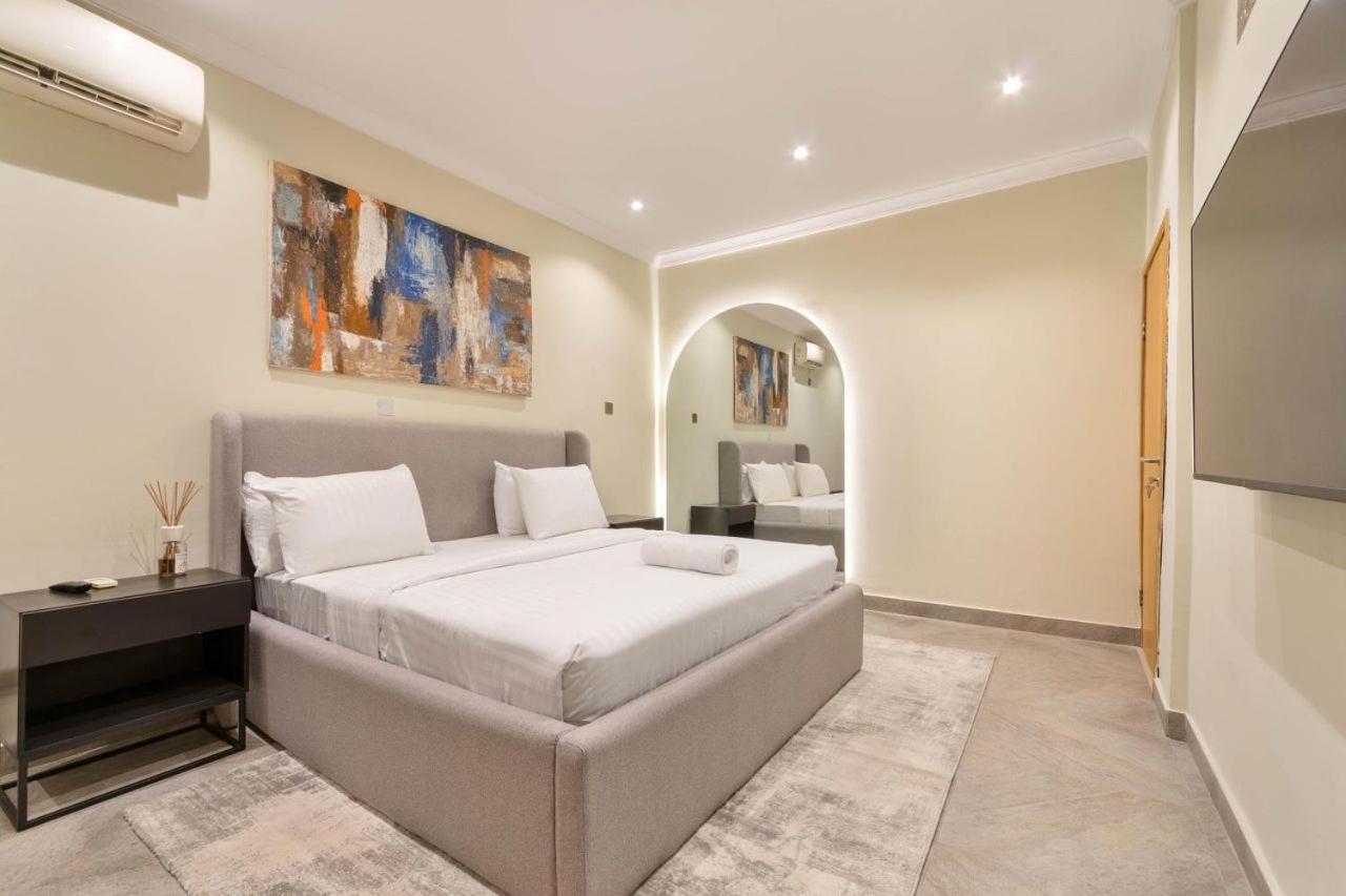 Pearl's Premium 1bed with pool and gym view 2
