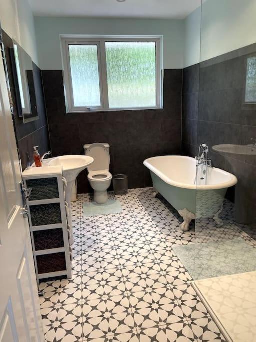 Slieve Gallion, Rural Retreat with Lough Erne View view 5